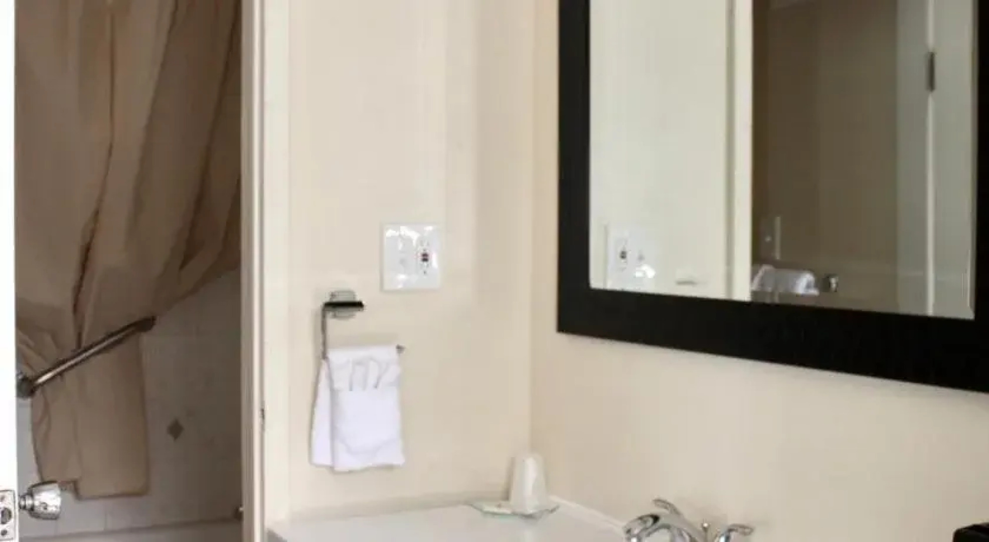 Arrowhead Inn by Baaman's