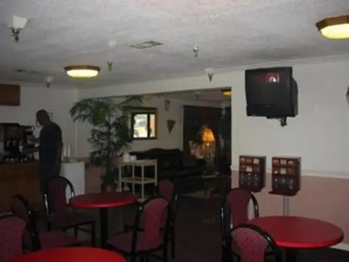 Executive Inn & Suites