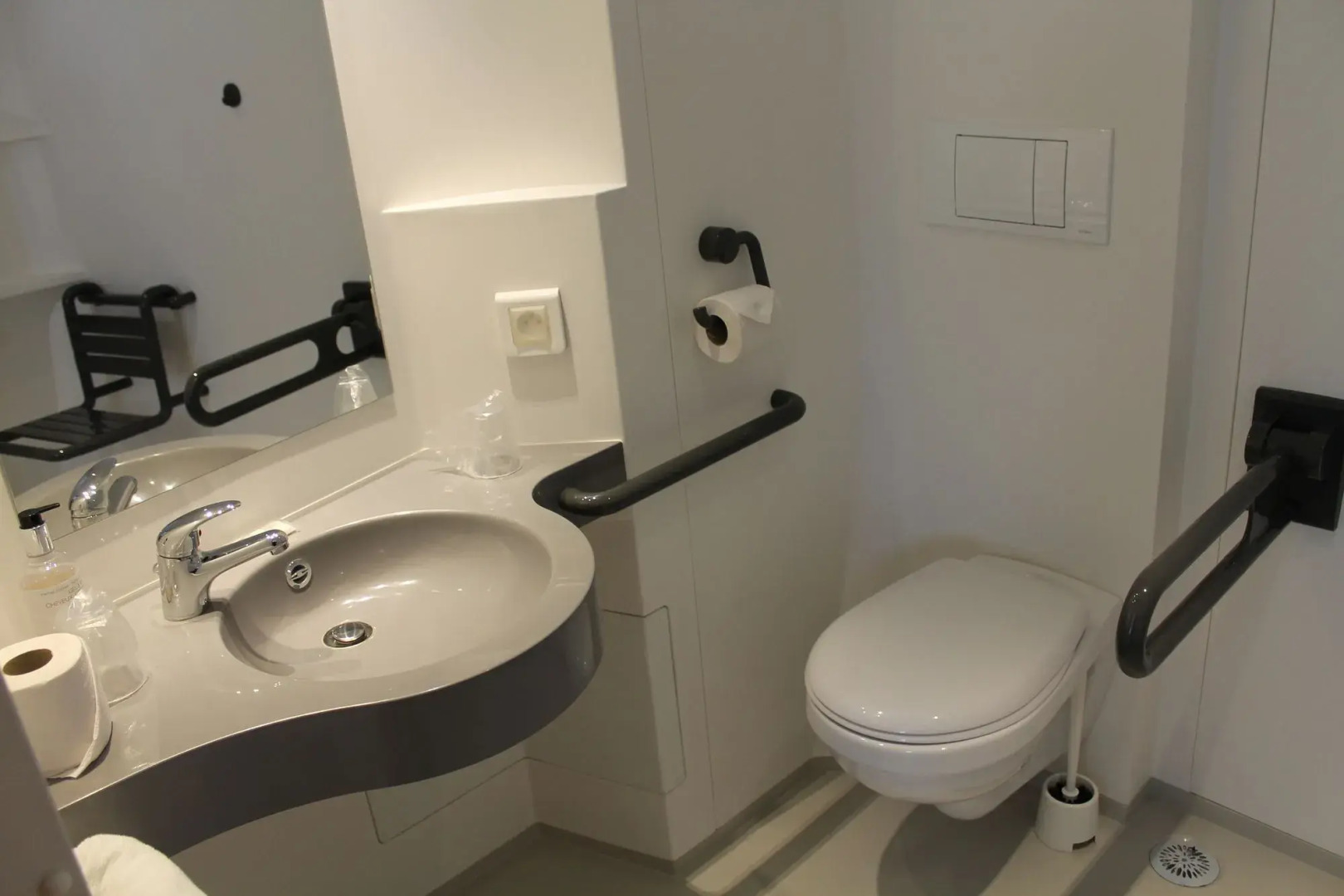 First Inn Hotel Les Ulis