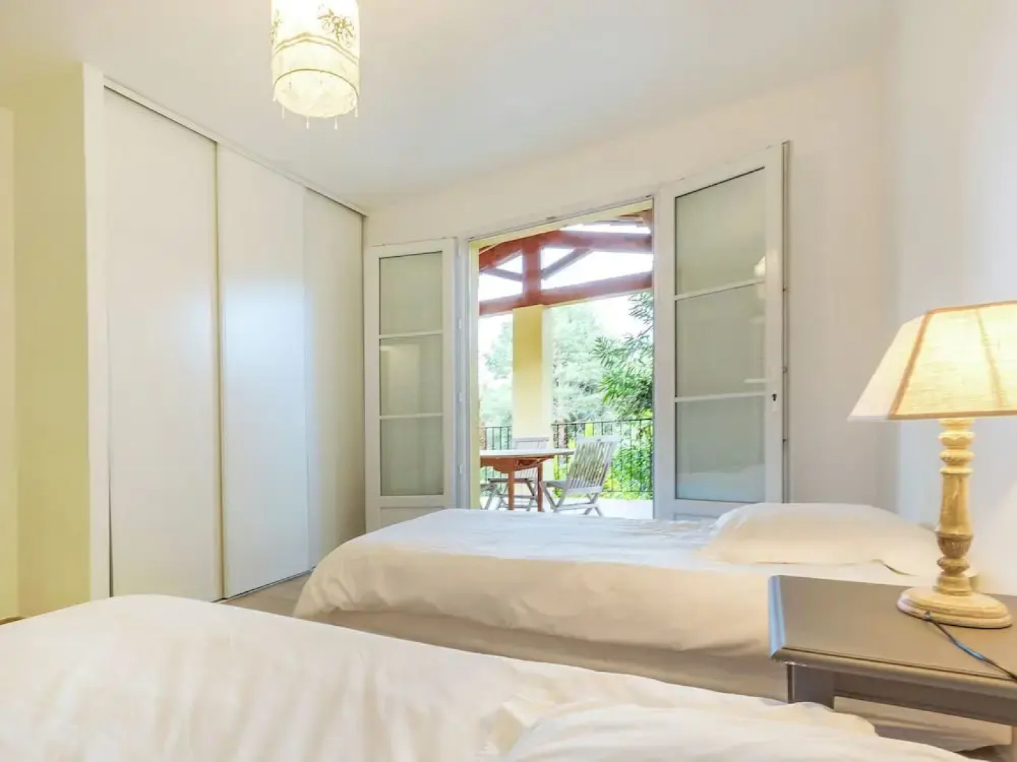 Luxury apartment for four people near golf course in the heart of Provence