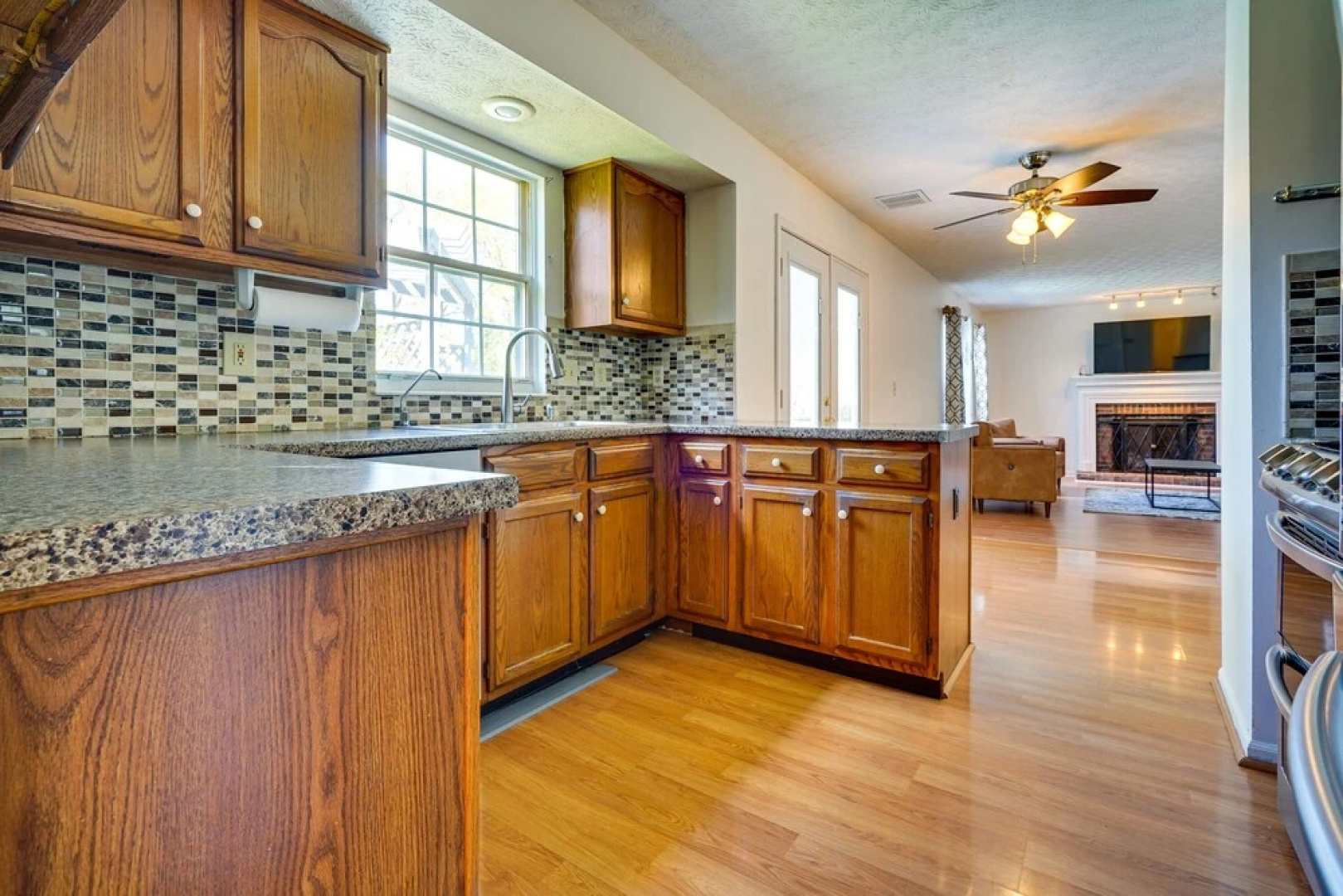 Spacious Home w/ Deck - 9 Mi to Downtown Columbus