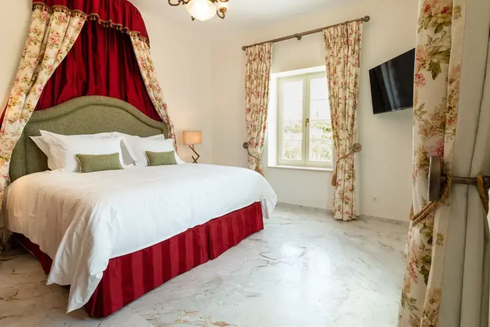 Solar Alvura Health Hotel