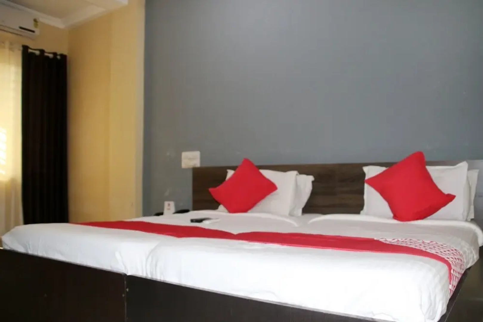 OYO 23423 Hotel Malabar Palace