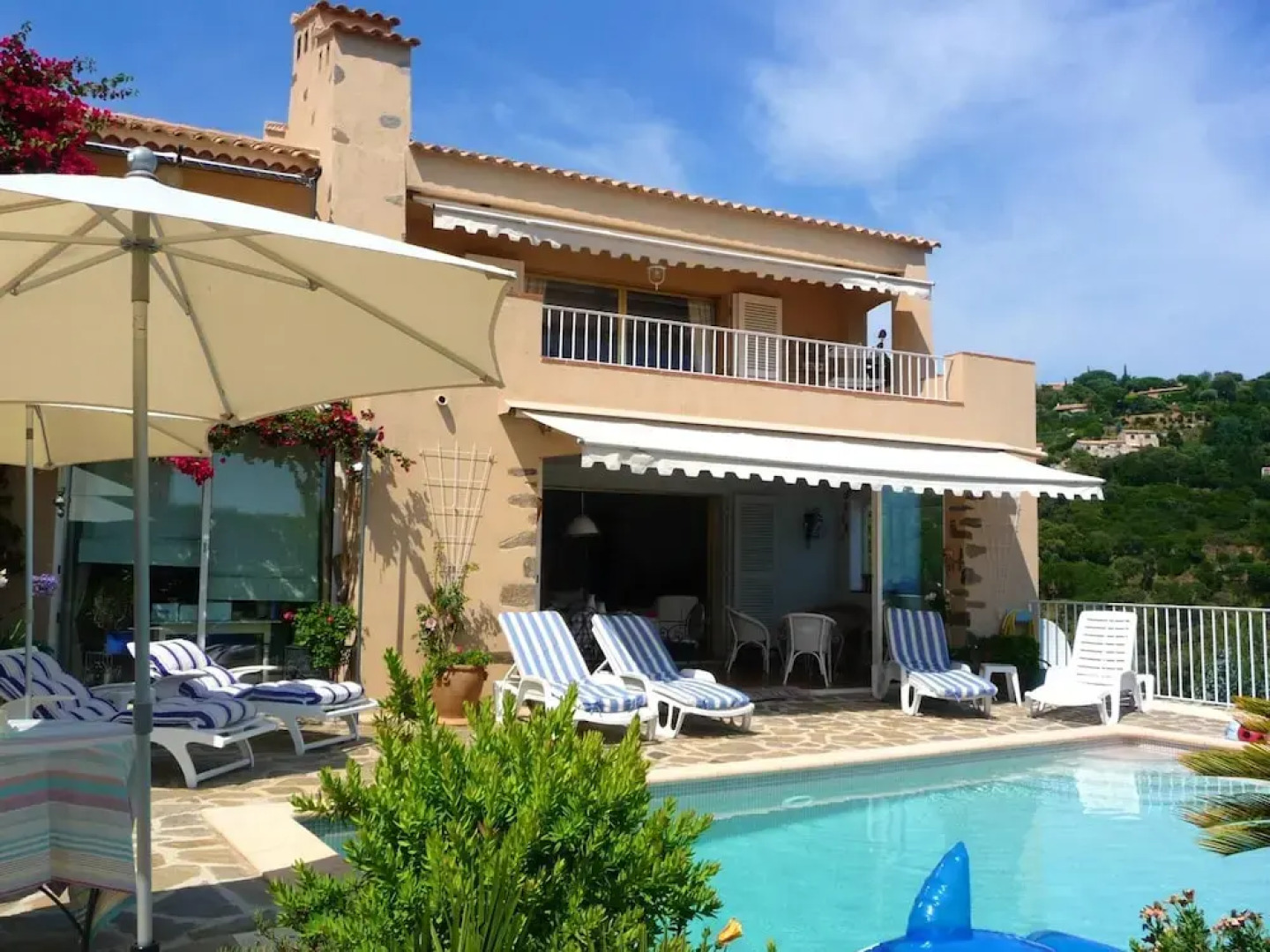 Villa With 4 Bedrooms in La Croix-valmer, With Wonderful sea View, Pri