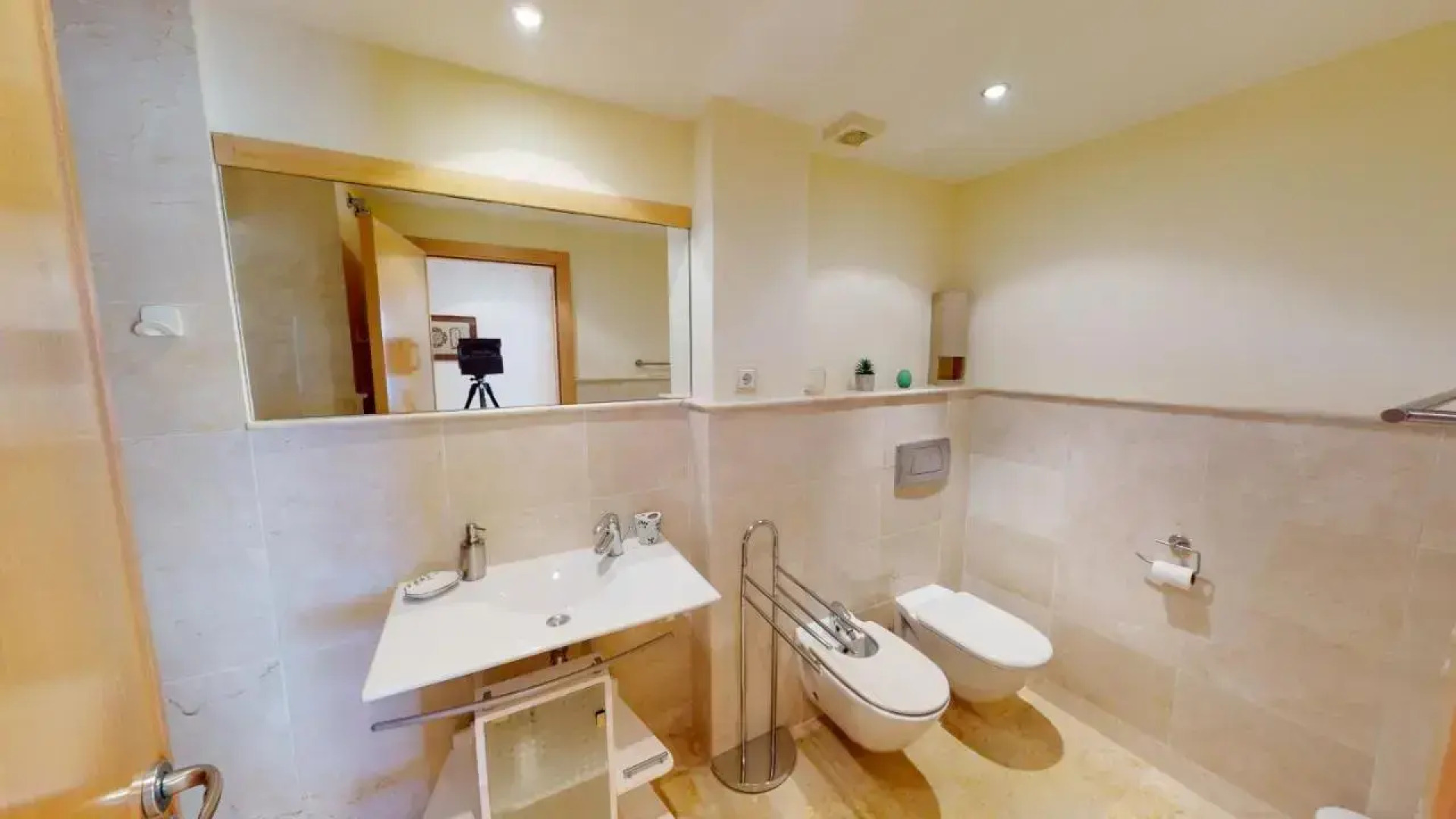 Lomas de Los Monteros II - 3 Bed Apartment