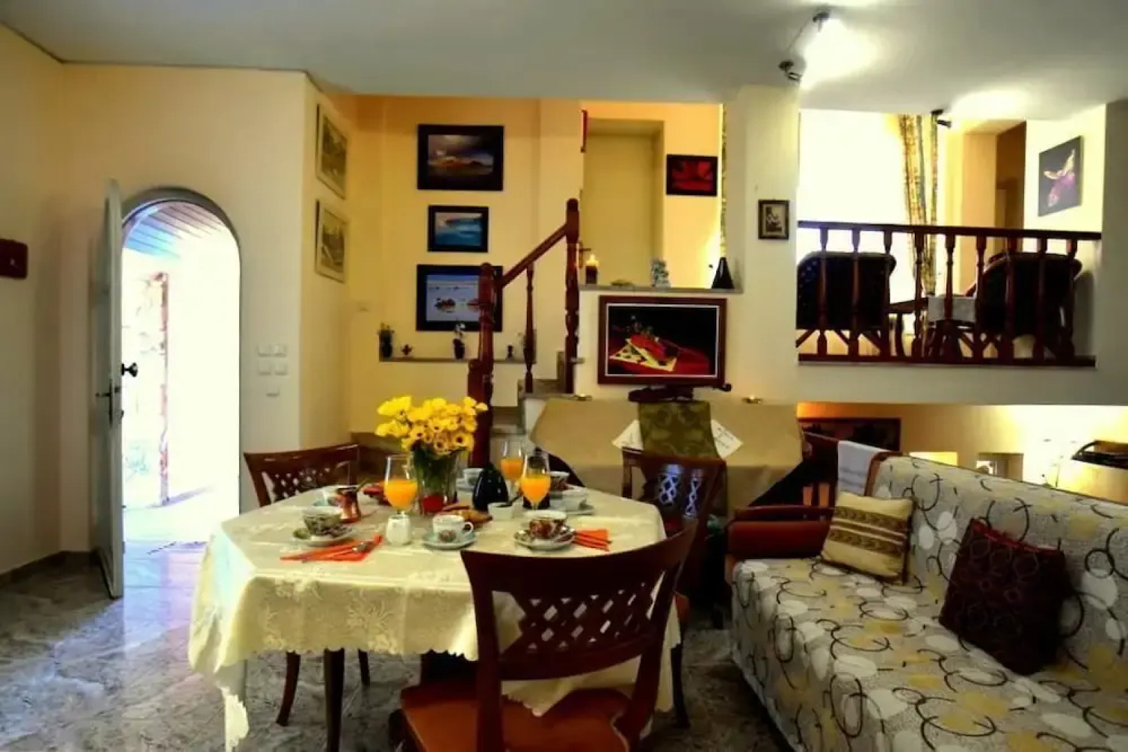 Valenti Holiday House