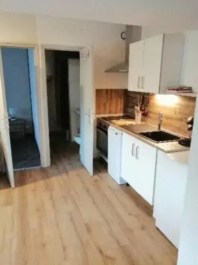 Joyeuse, superbe appartement d'environs 30m2.