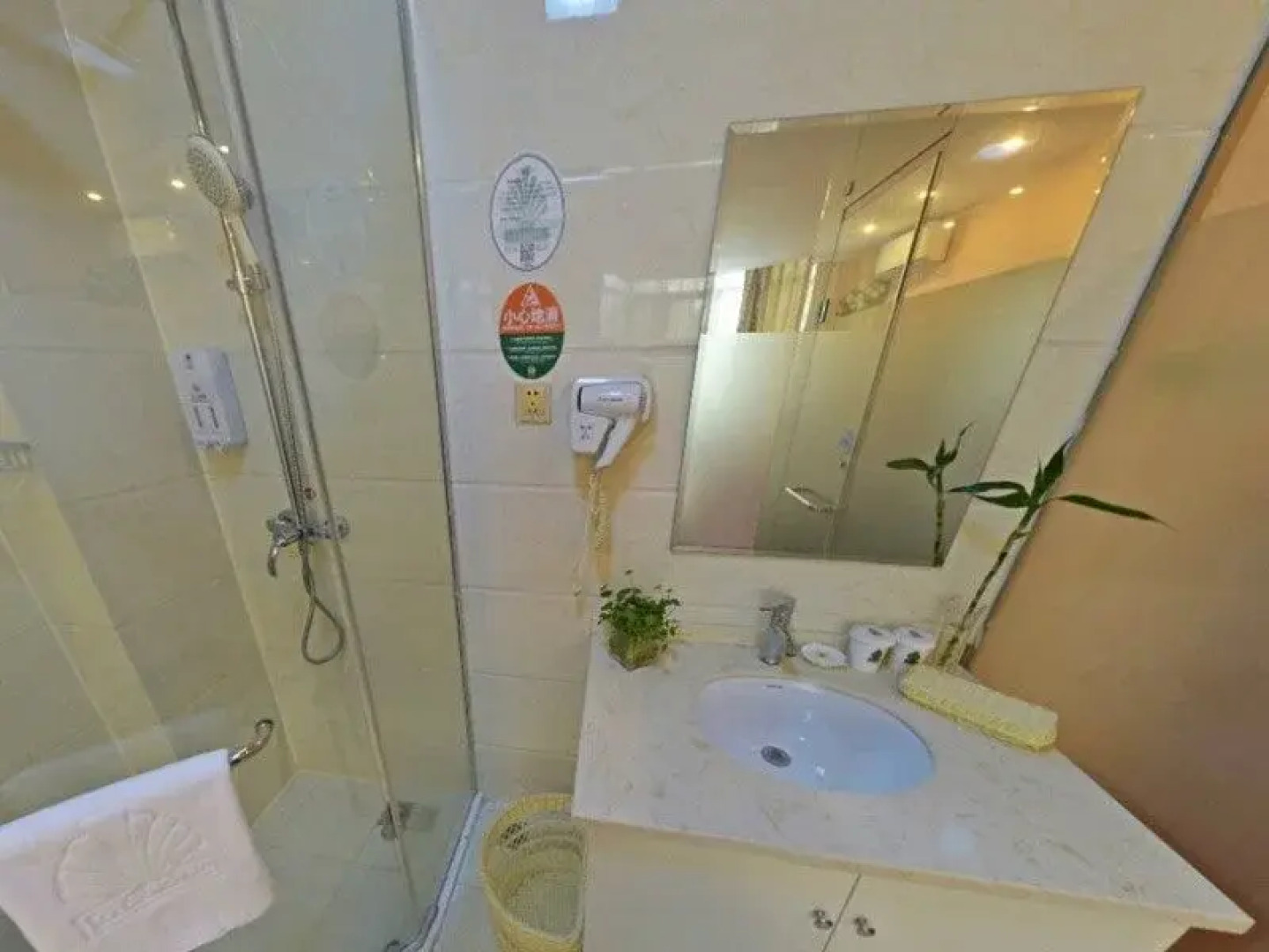 GreenTree Alliance Jiangsu Yangzhou Hanjiang Middle Road Libao Square Hotel