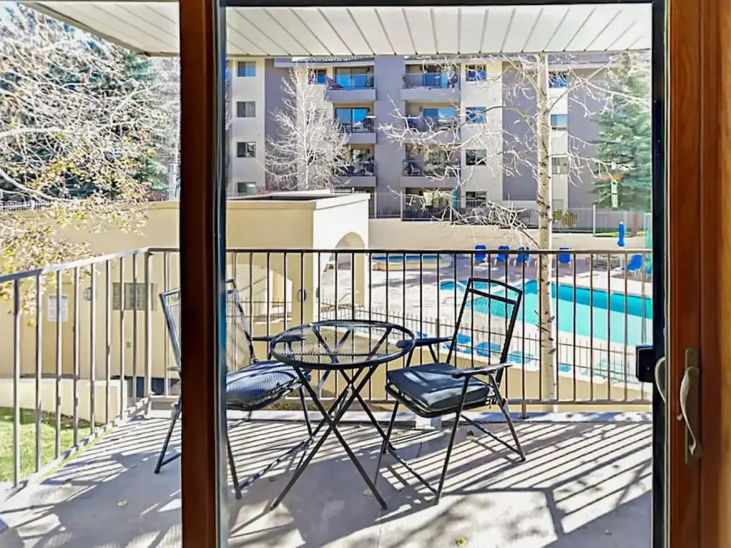 2BR w/ Hot Tub, Pool & Free Shuttle