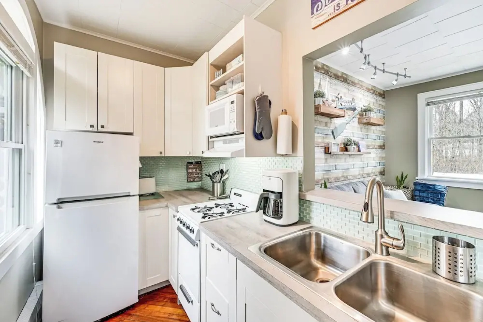 1/2 Mi to Beach & Lake Michigan: Condo w/ Pool!