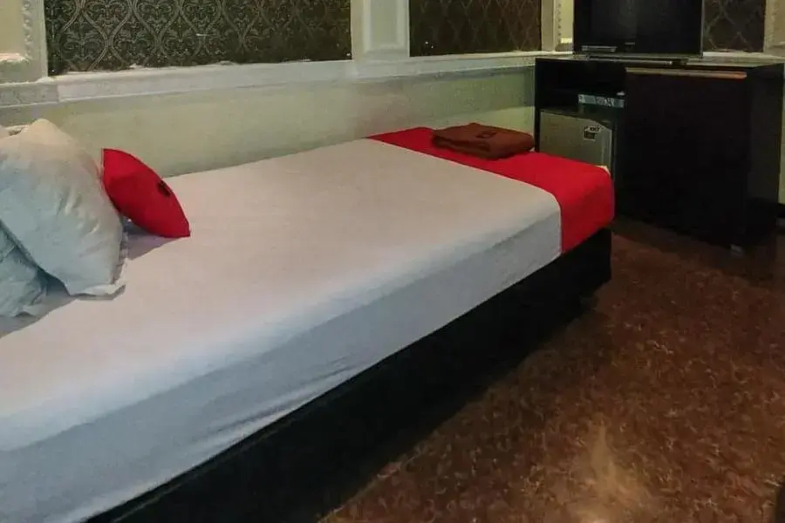 RedDoorz Plus near Simpang Tiga Tritayasa Cilegon