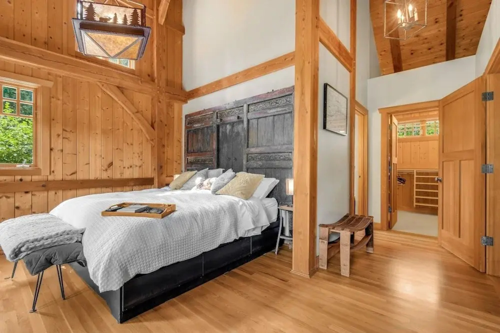 Maple Hill Lodge 3 Bedroom Home by RedAwning