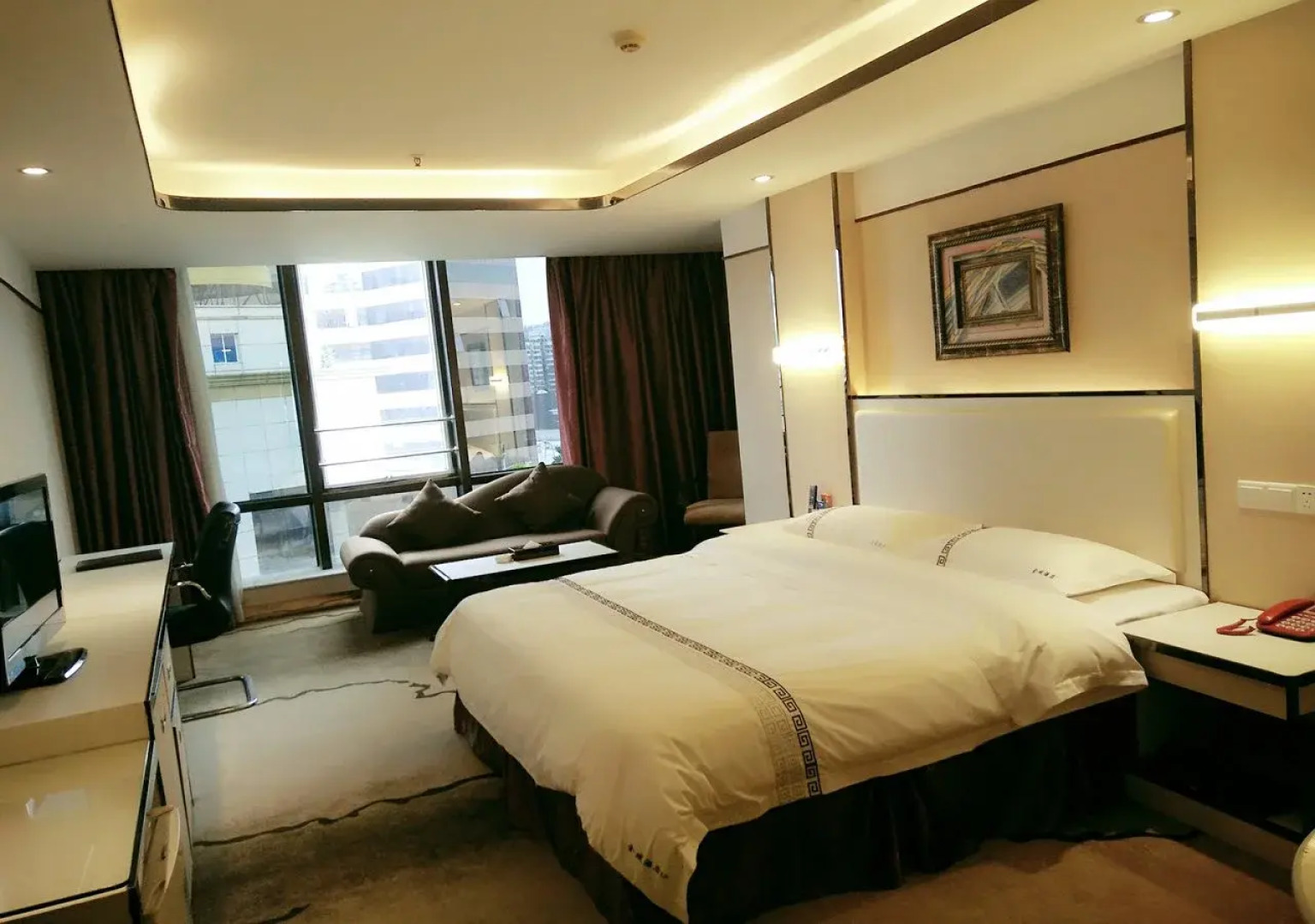 Jin Yu Hotel (Zhuhai Gongbei Port Pedestrian Street)