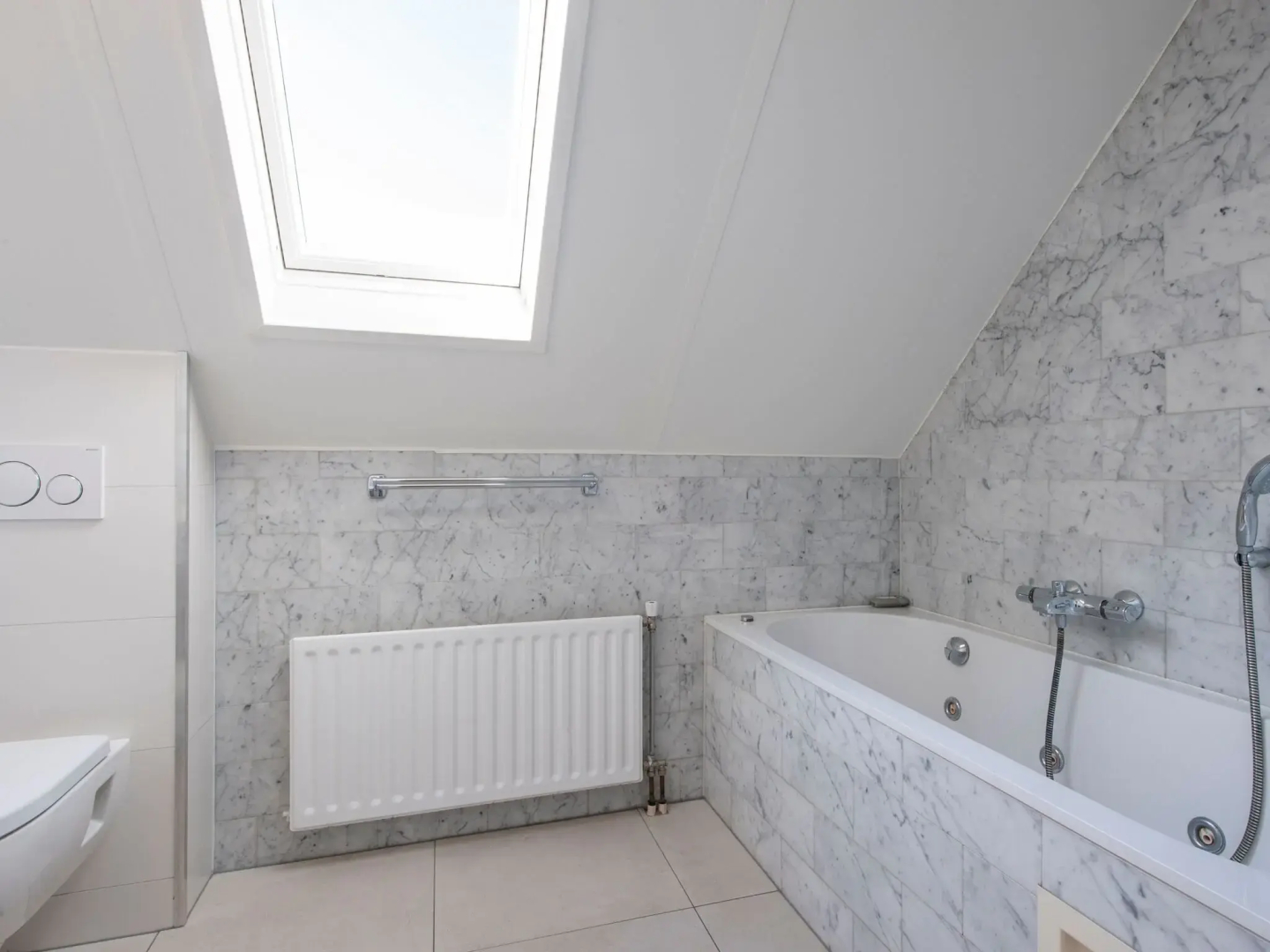 Restyled House With Sauna, 1 Km. From The Beach