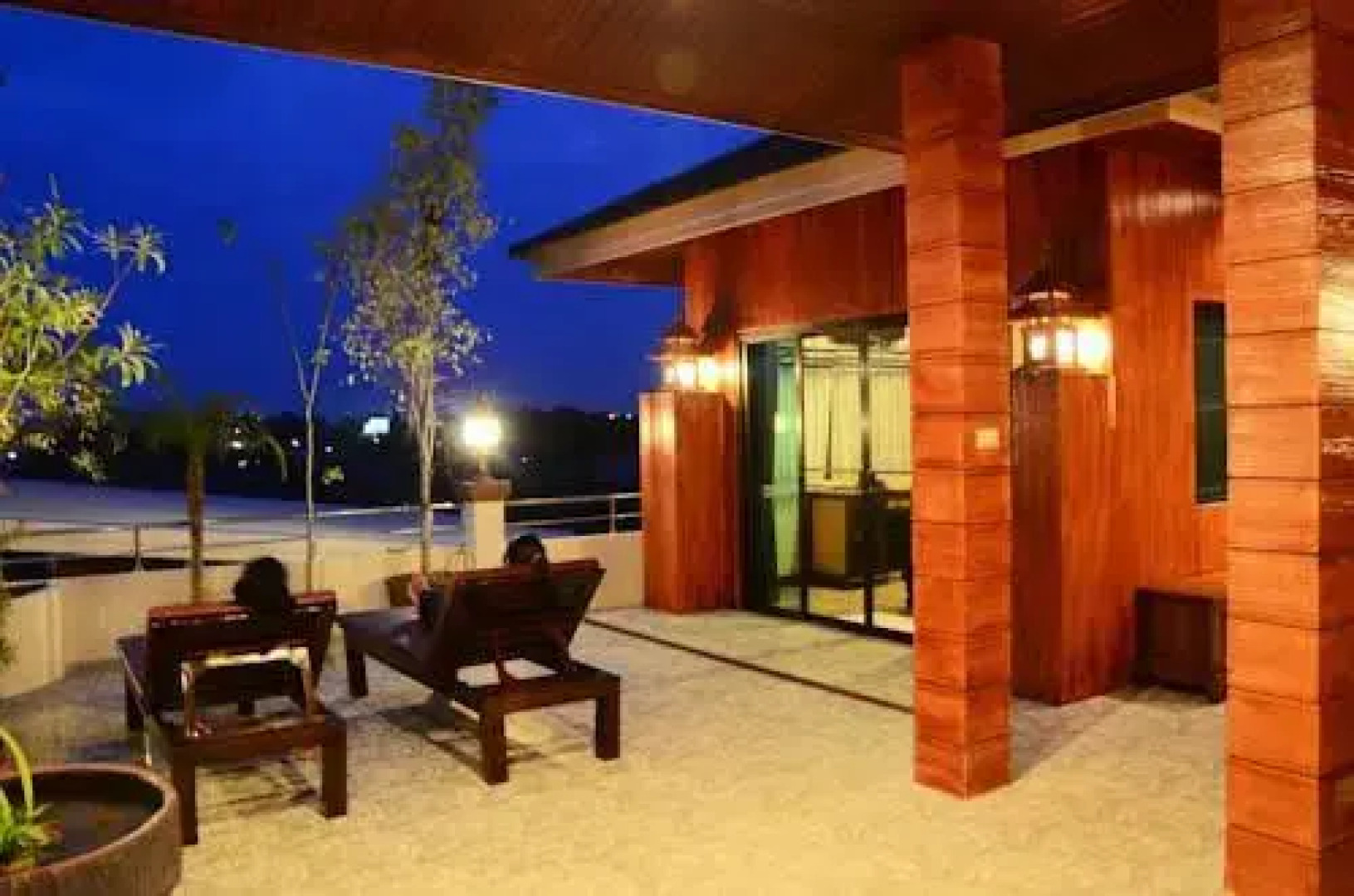 CheZleZkriZ : Simply Luxury Penthouse