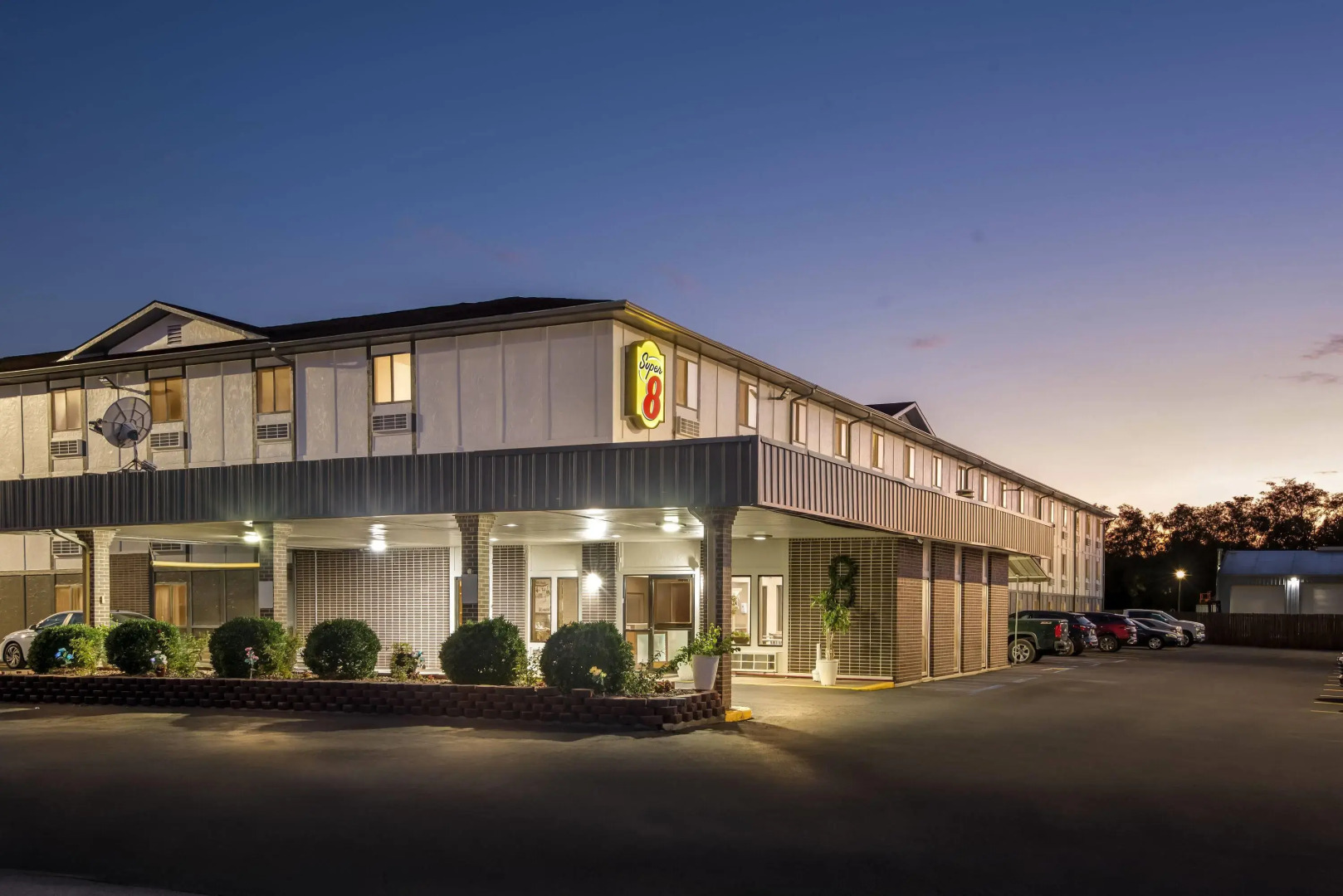 Super 8 by Wyndham Terre Haute