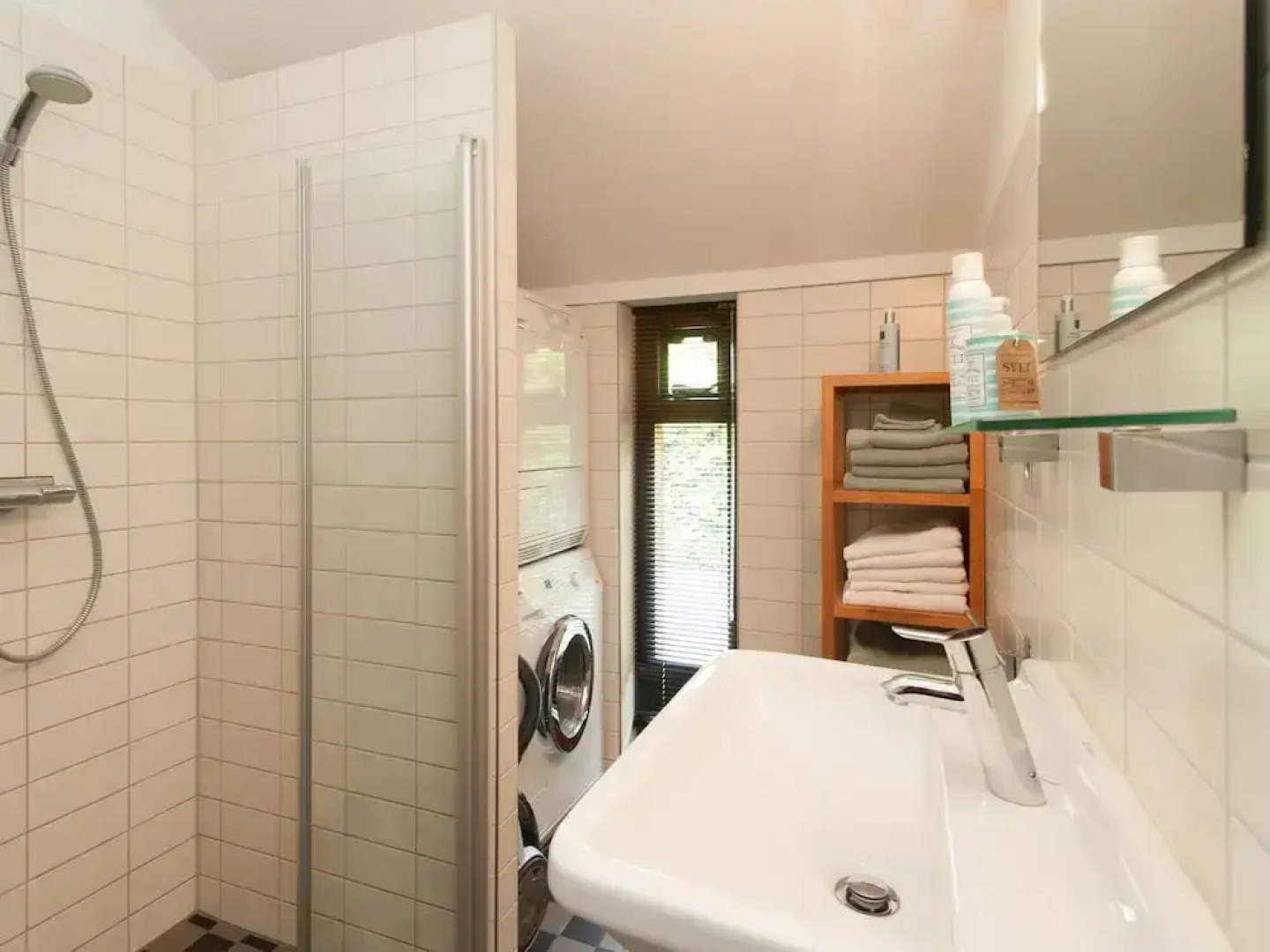 Modern Holiday Home Between Schoorl and Bergen