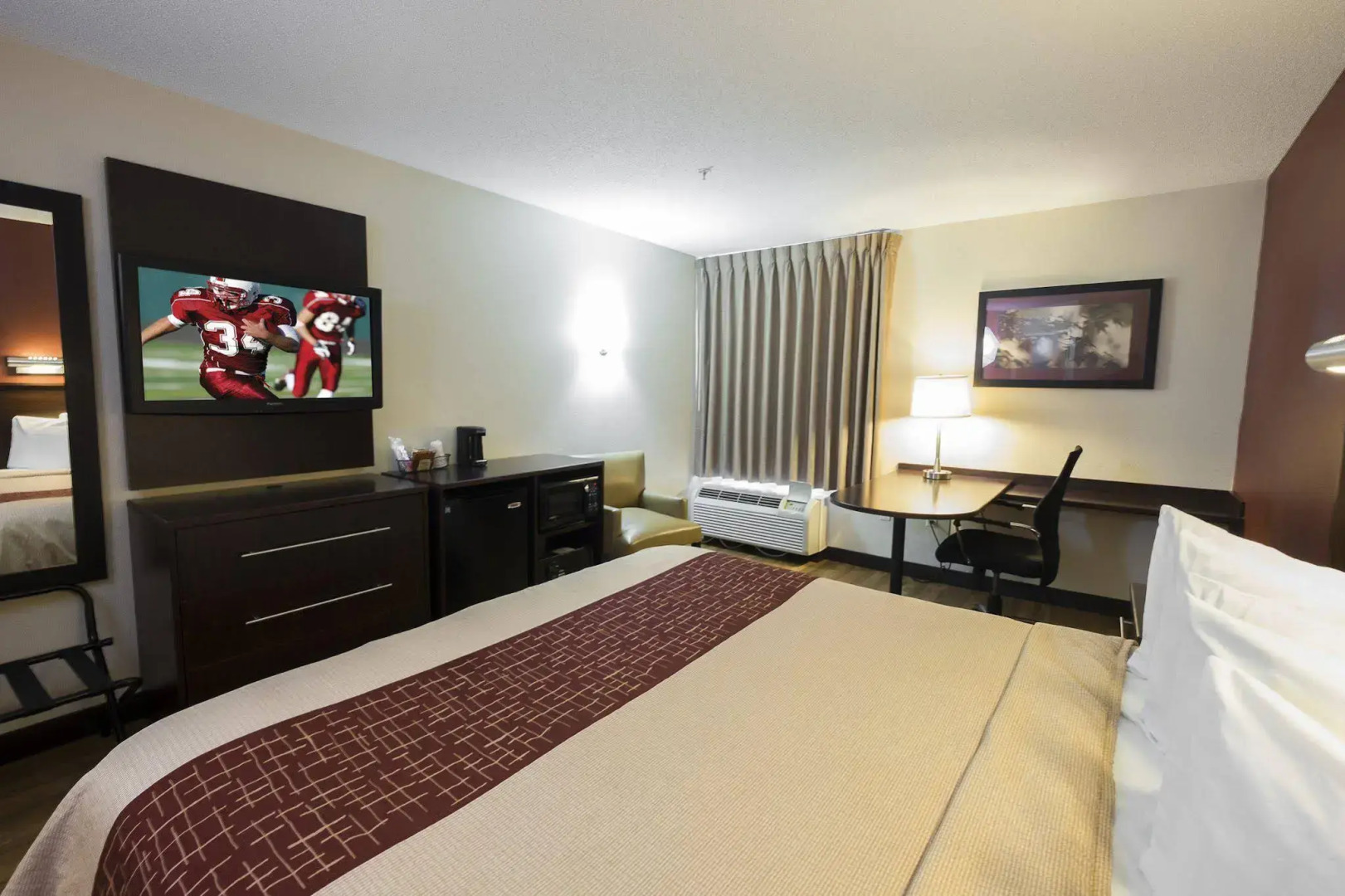 Red Roof Inn PLUS+ San Antonio Downtown - Riverwalk