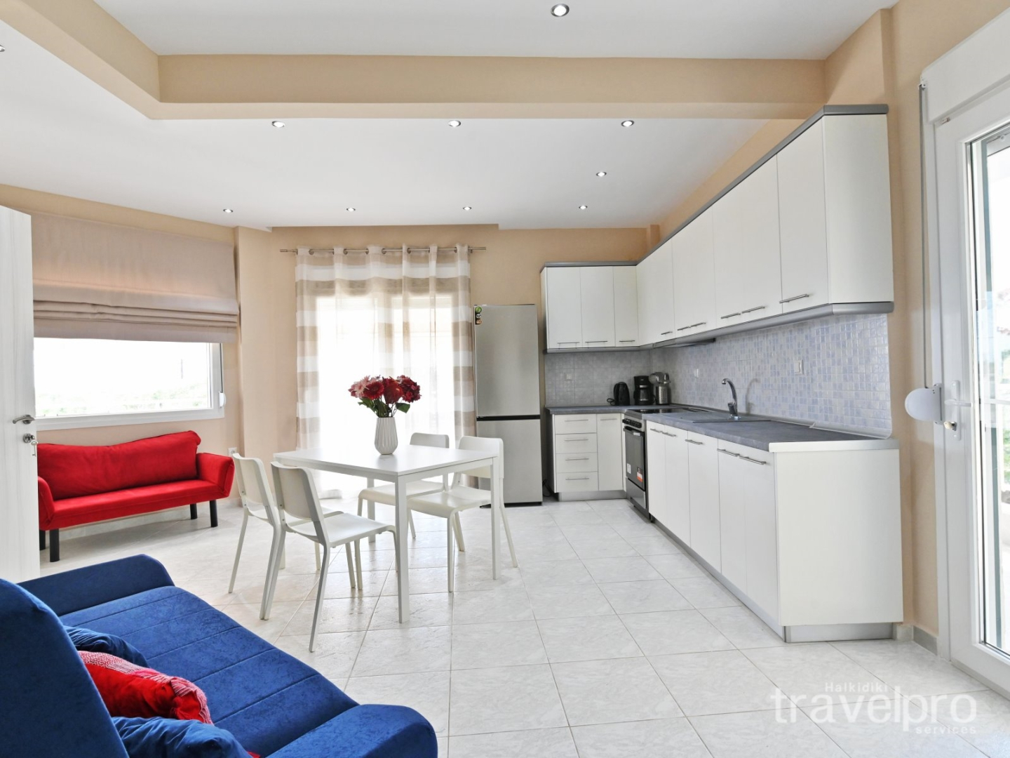 Sabbia Seafront Apartment  2 by TravelPro Serv...
