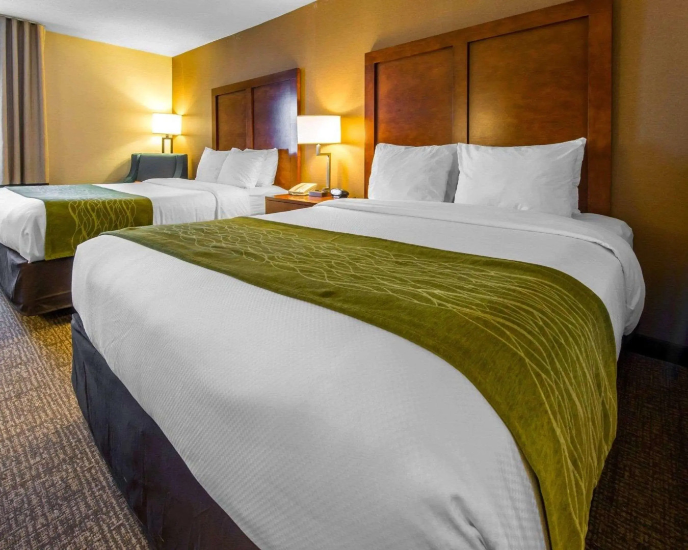 Comfort Inn & Suites Erie - Splash Lagoon Indoor Waterpark