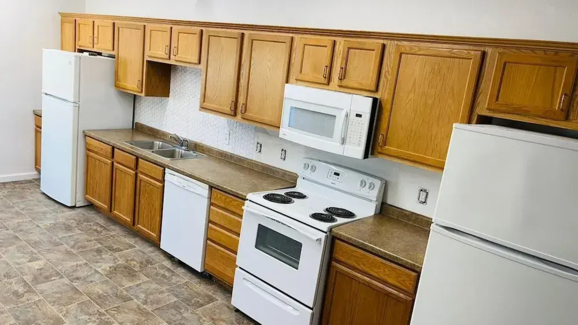 6 Plex Rental
