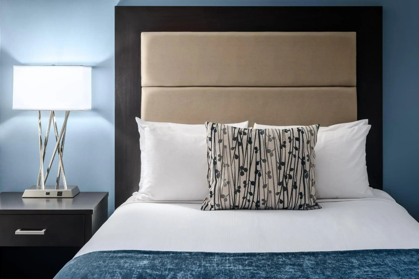 Ottawa Embassy Hotel