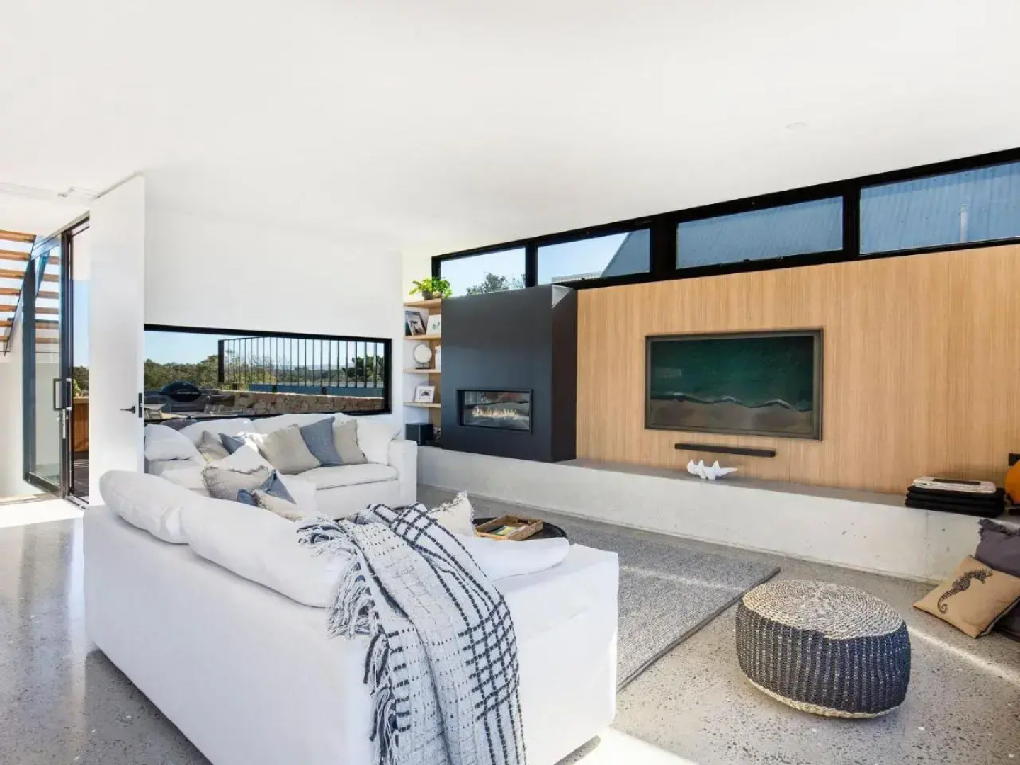 Banksia I Absolute Beachfront