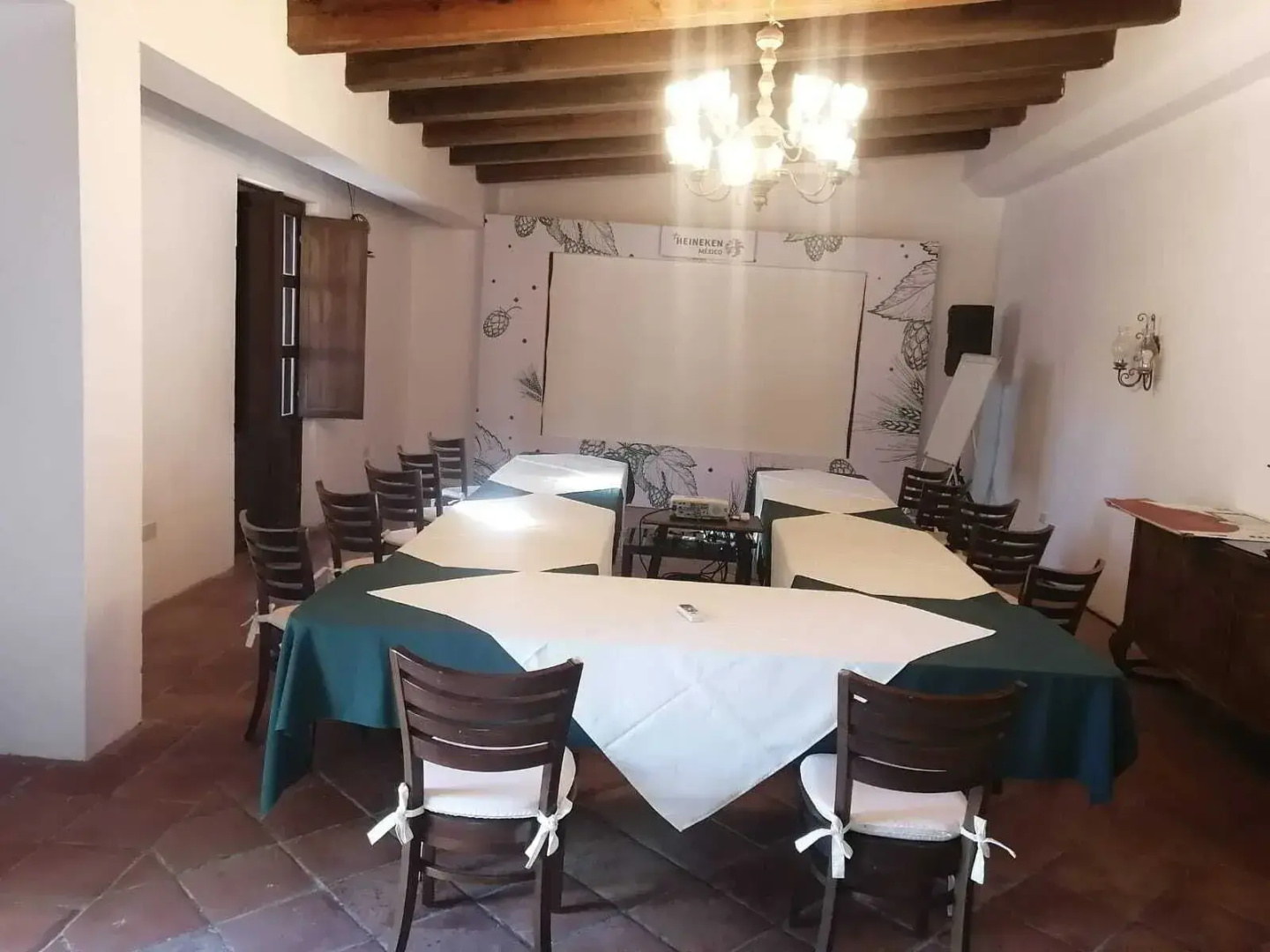 Hotel Hostal El Farol