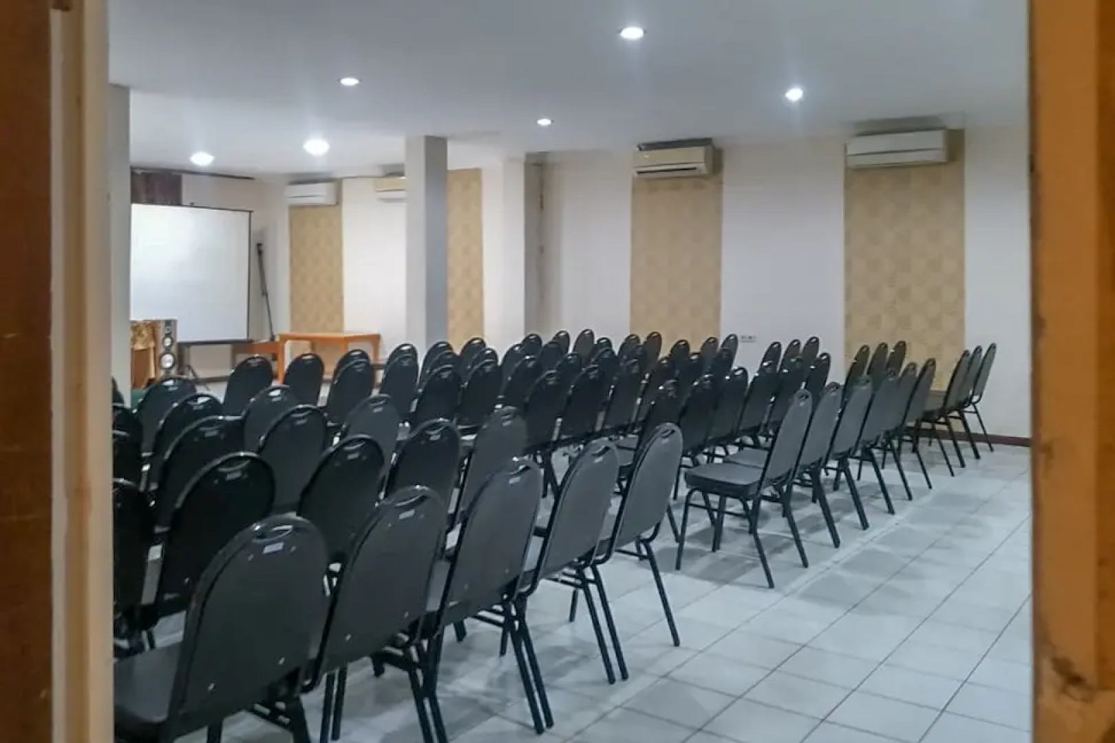 Palu City Guest House RedPartner