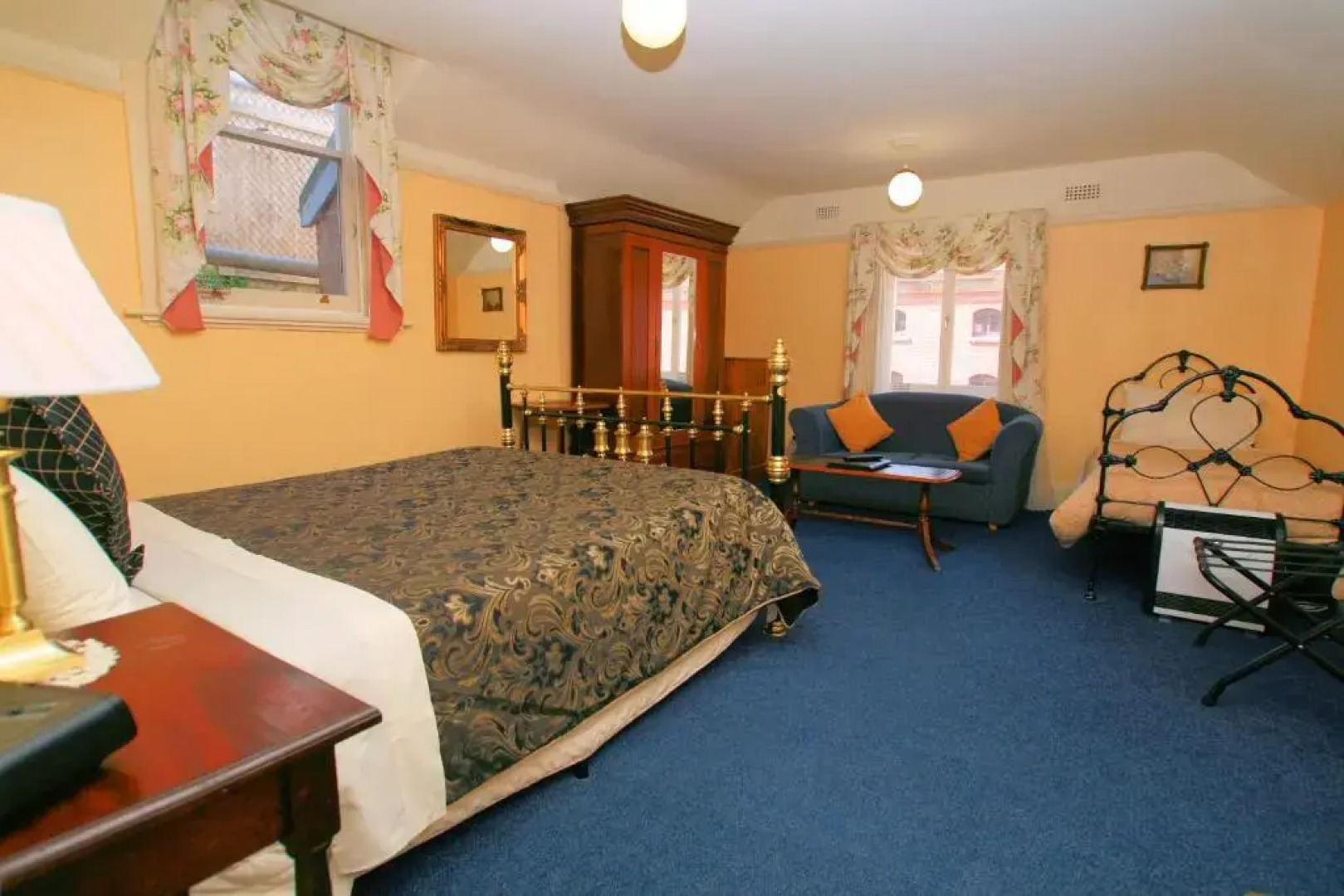 The Lodge on Elizabeth