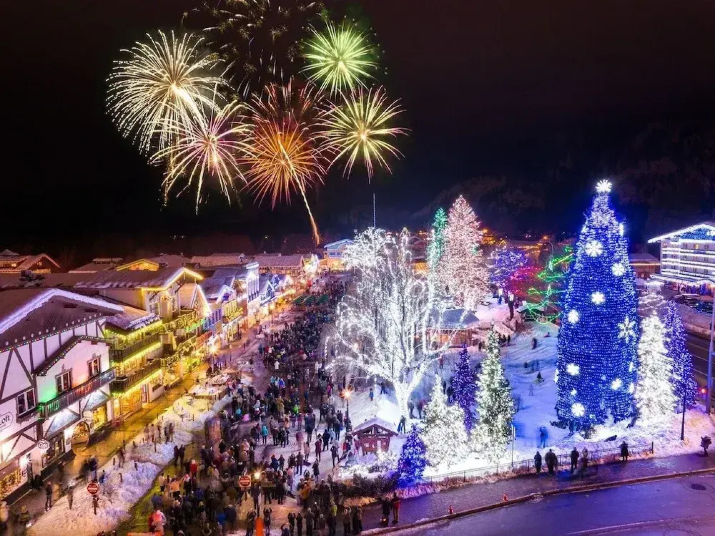 Just Plain Getaway 3 Bedroom Home by NW Comfy Cabins by RedAwning