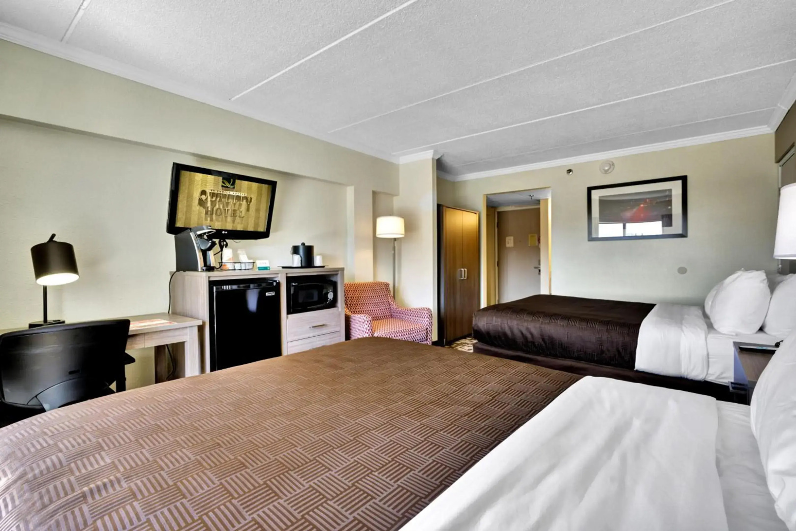 Quality Hotel & Suites At The Falls