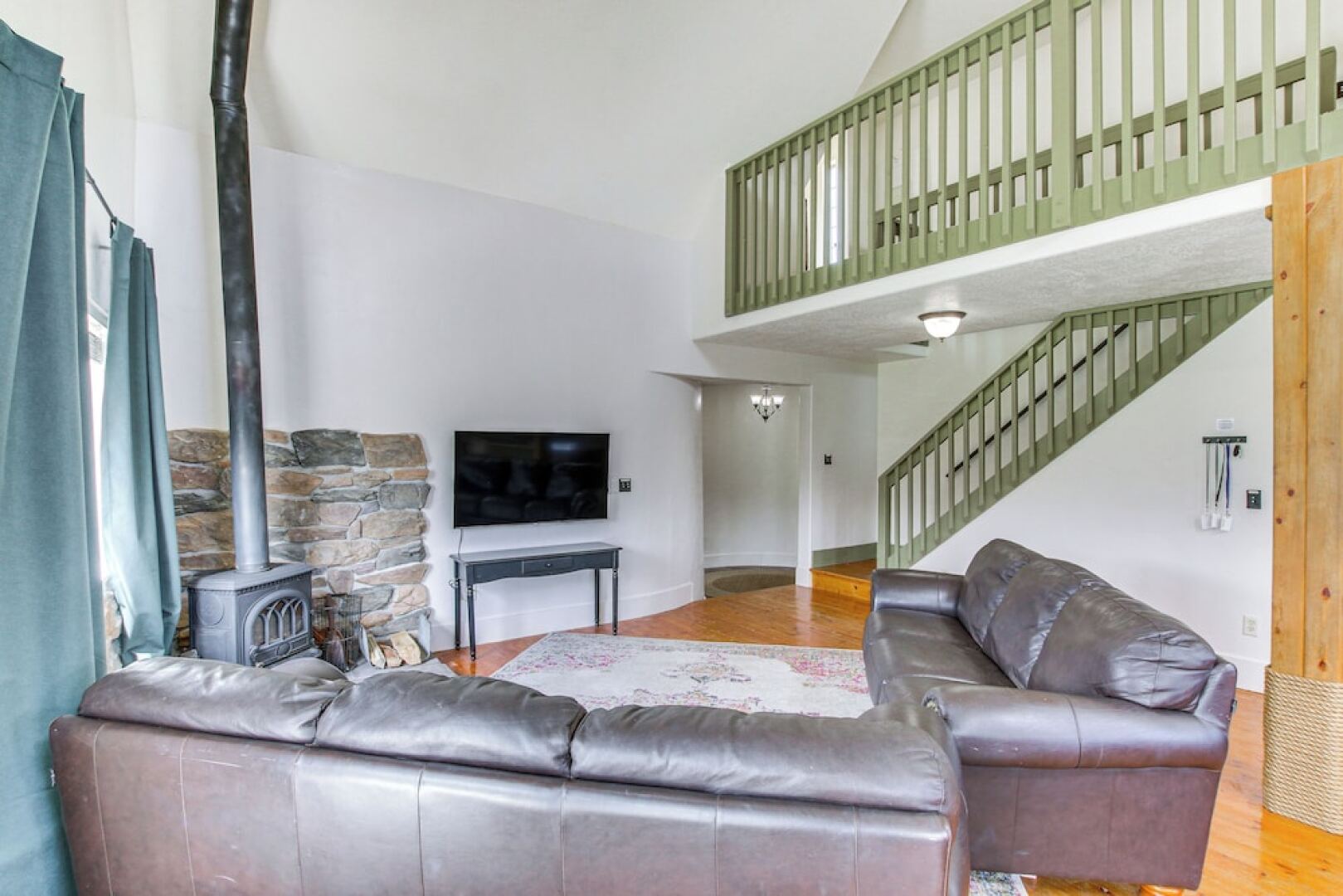 Massive Cabin w/ Game Room, 1 Mi to Bear Lake