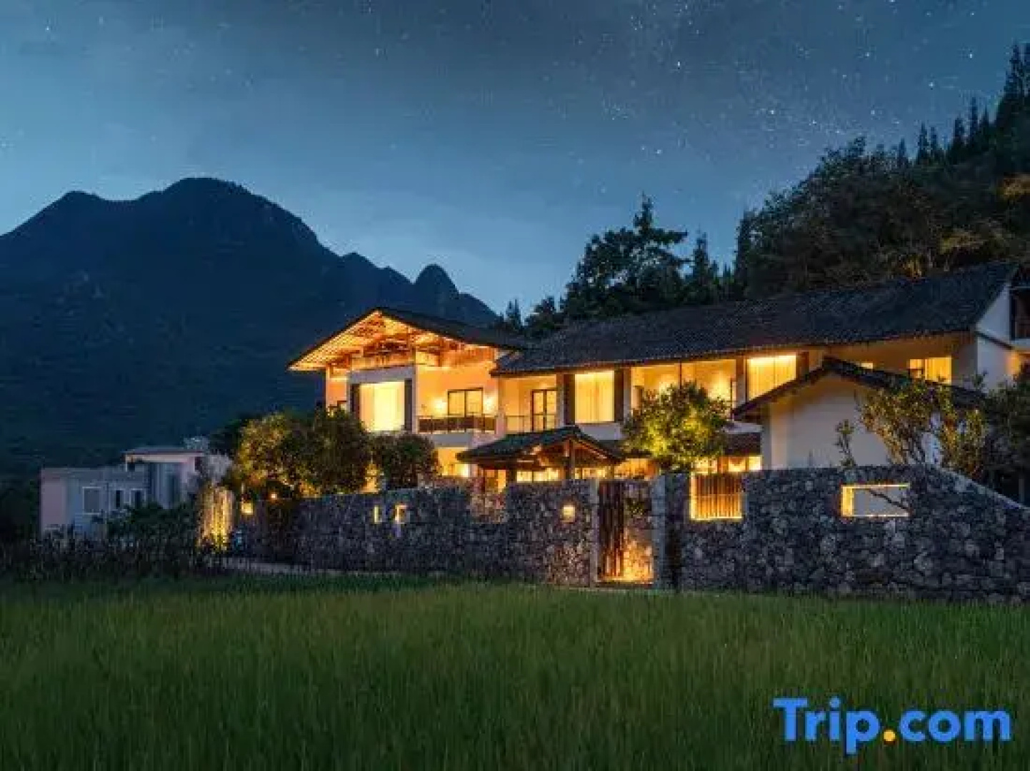 Yifangxi Hot Spring Hotel (Xianahei Branch, Wanfenglin Scenic Area)