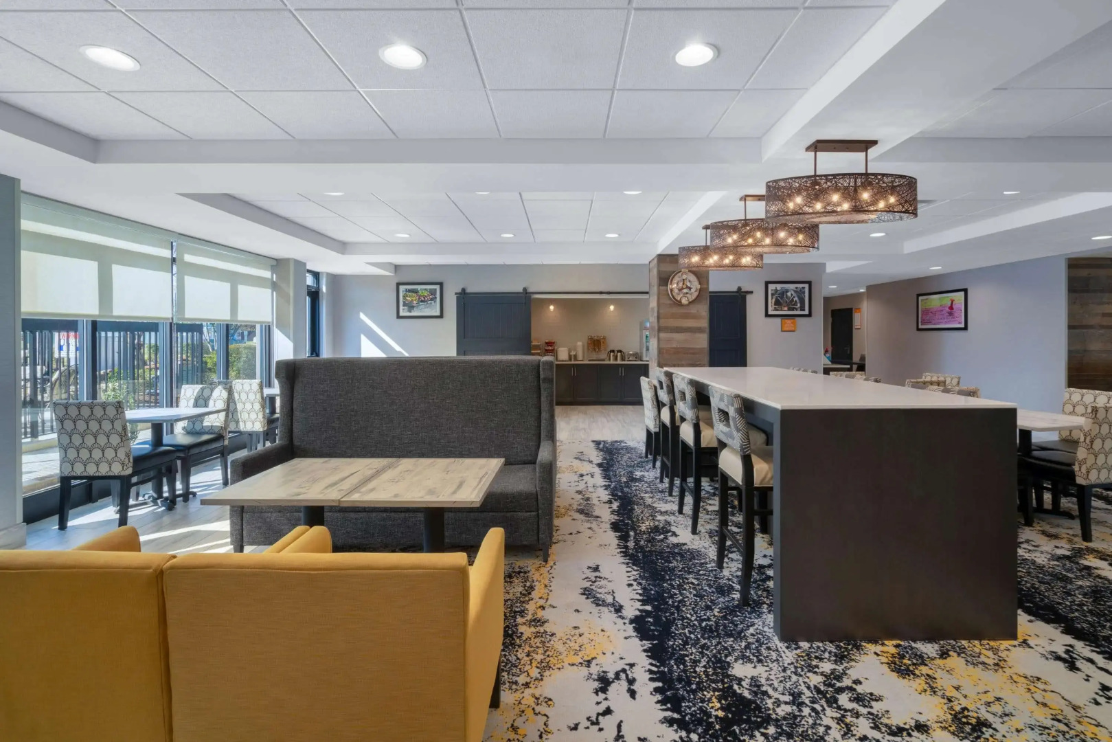 La Quinta Inn & Suites by Wyndham Raleigh Downtown North