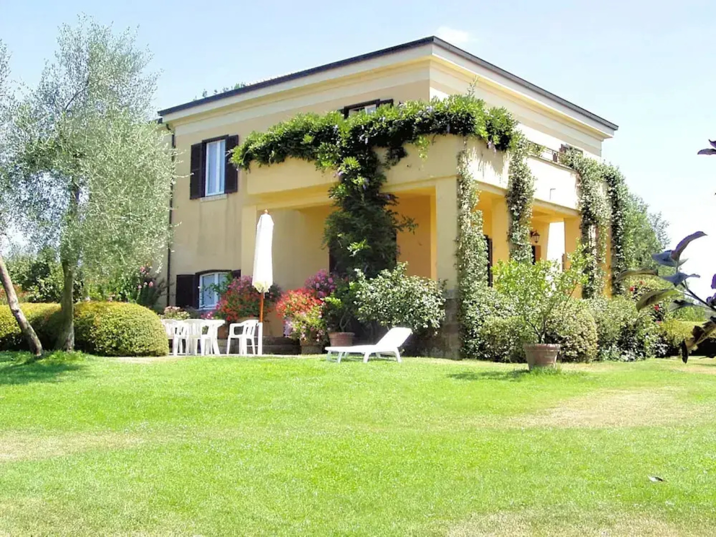 Villa Montecasciano - 8 Sleeps Private Garden