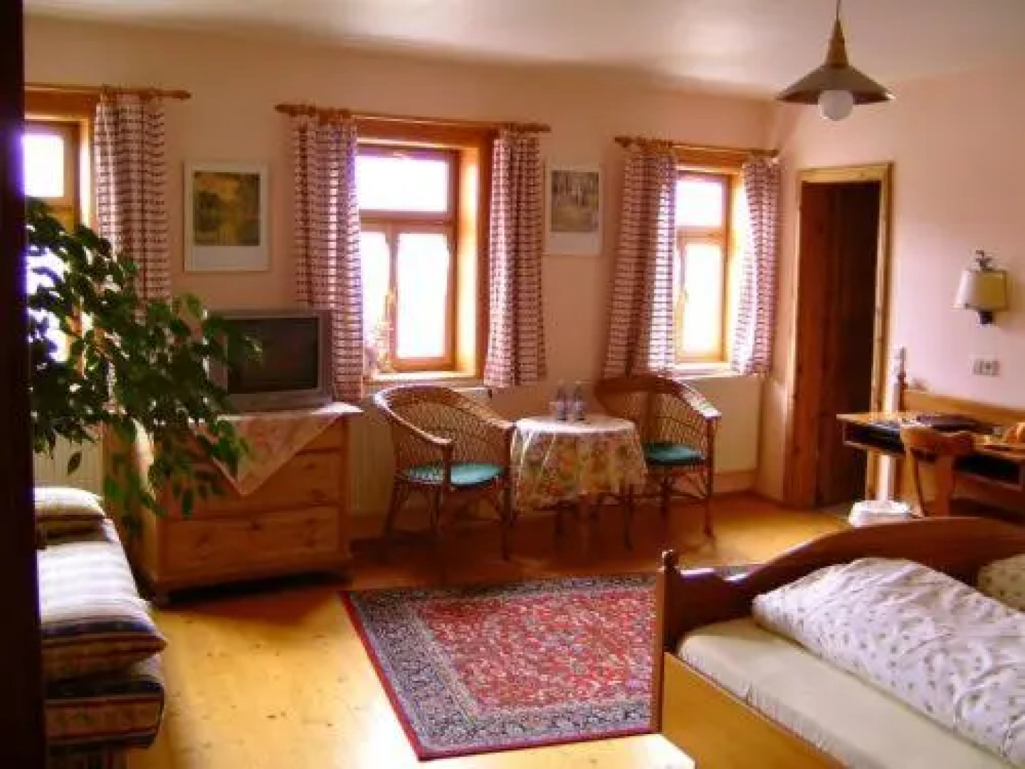 Hotel-Gasthof-Schiff