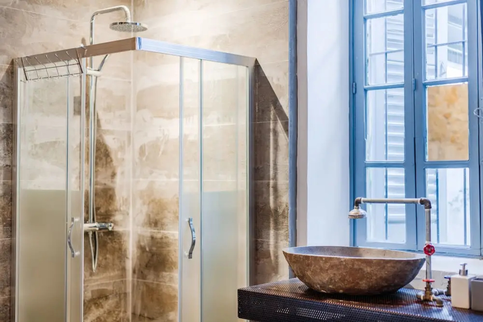 TasEv Boutique Hotel