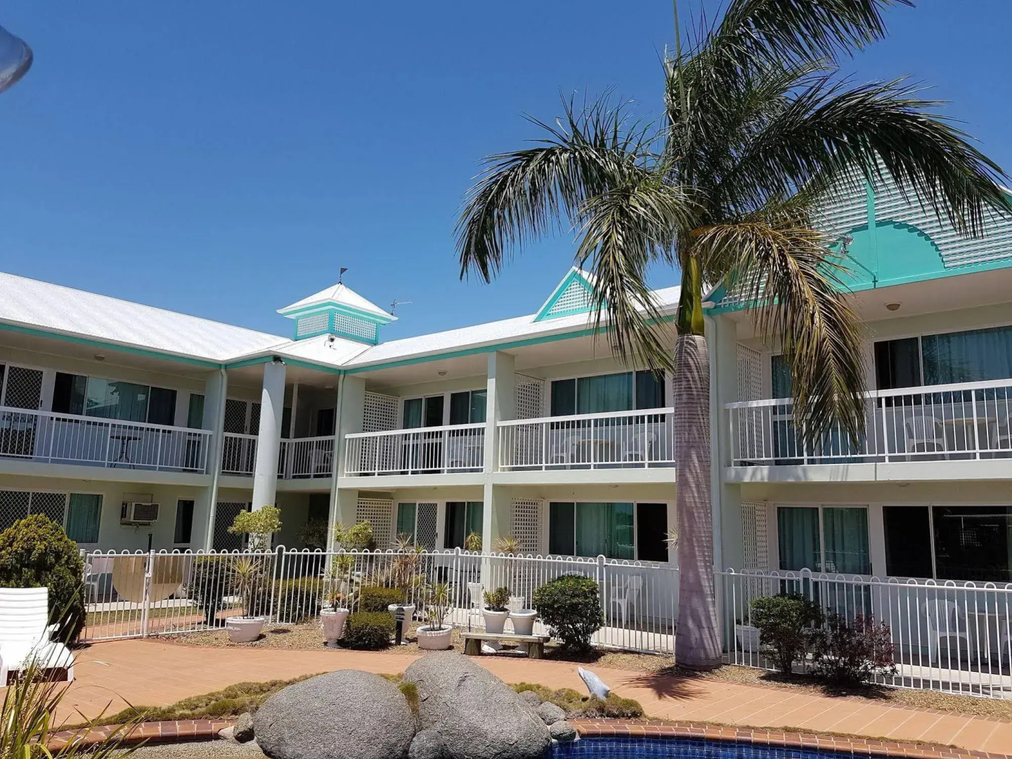 Reef Adventureland Motel