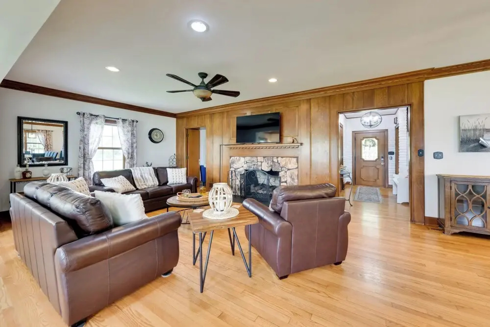 Pistakee Lake Estate w/ Boat Dock & Hot Tub!