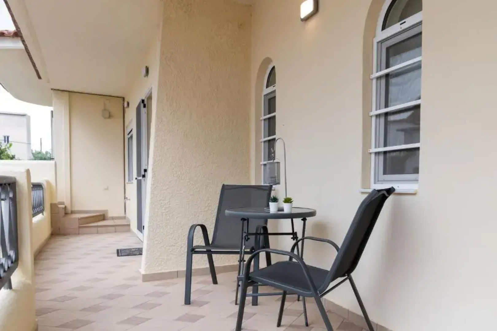 Rose's House (Near Airport)