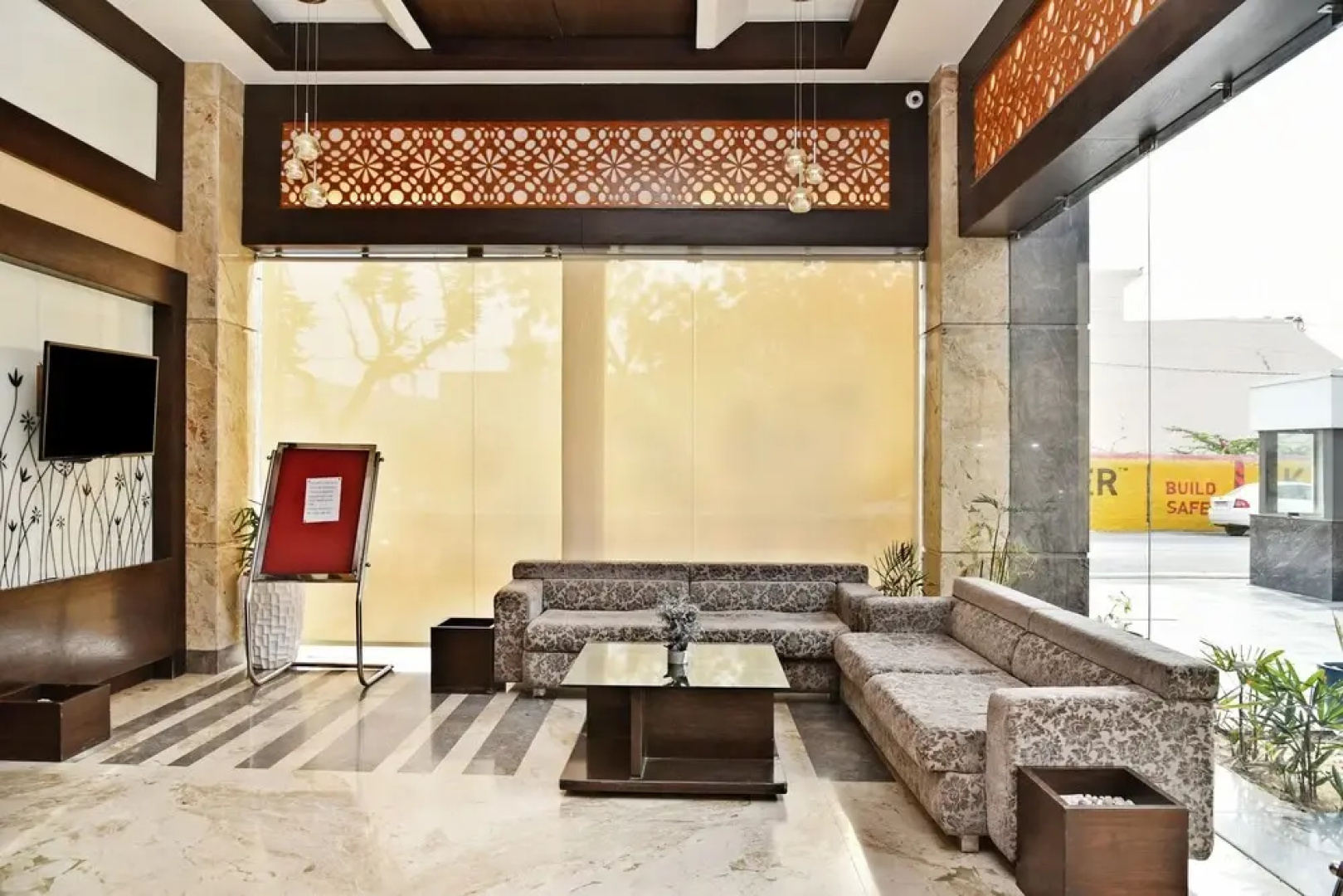 Capital O 31030 Crystal Park Kishangarh