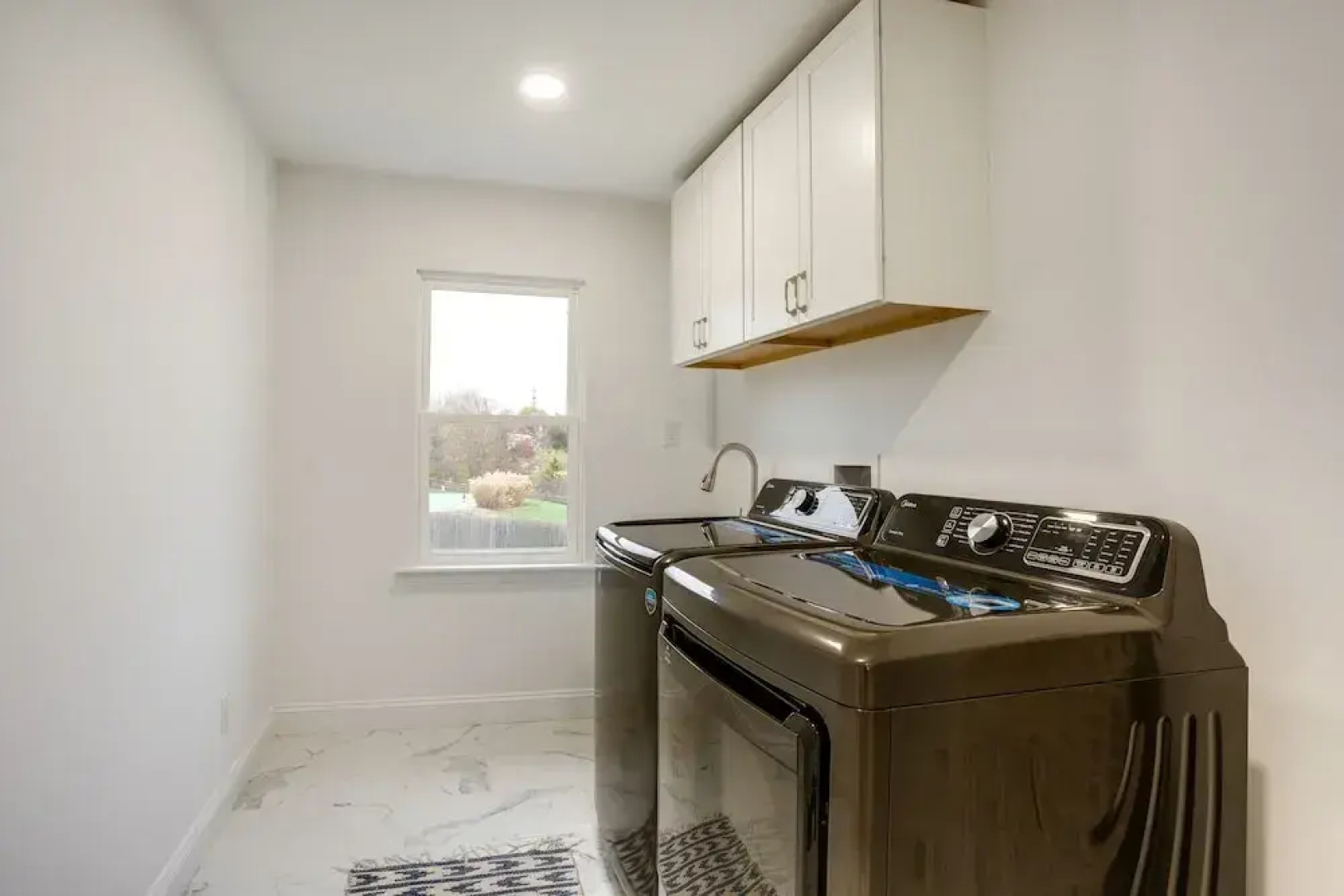 Family-friendly Hatfield Home: 3 Mi to Downtown!
