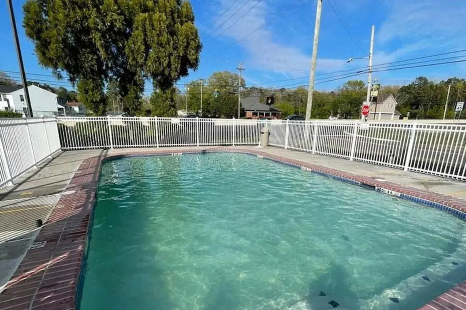 Hibiscus Inn & Suites