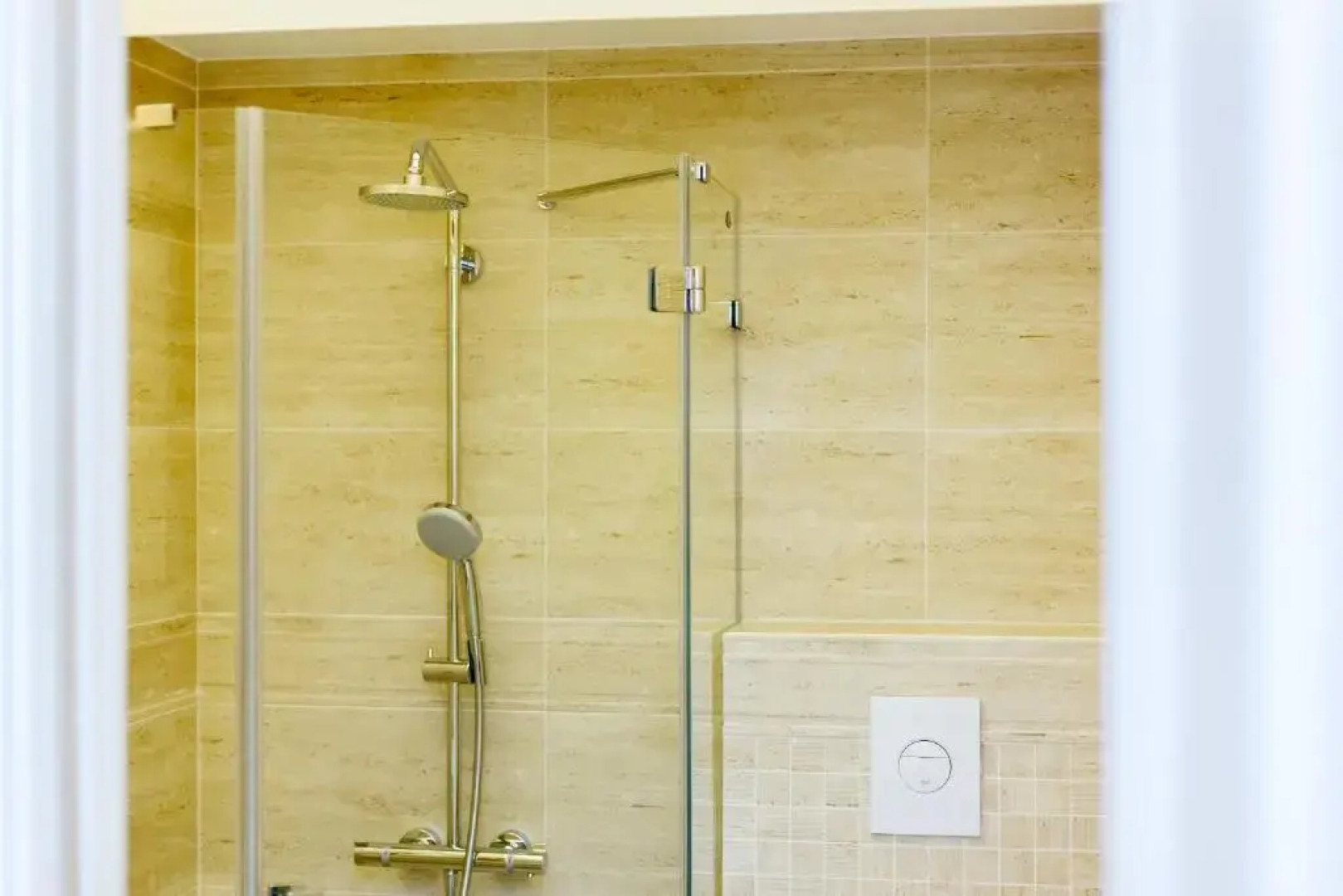 Center Avenue Apartments