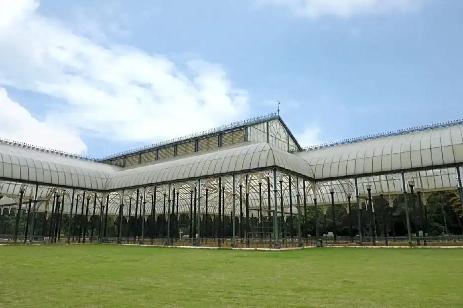 FabExpress Emirates Suites