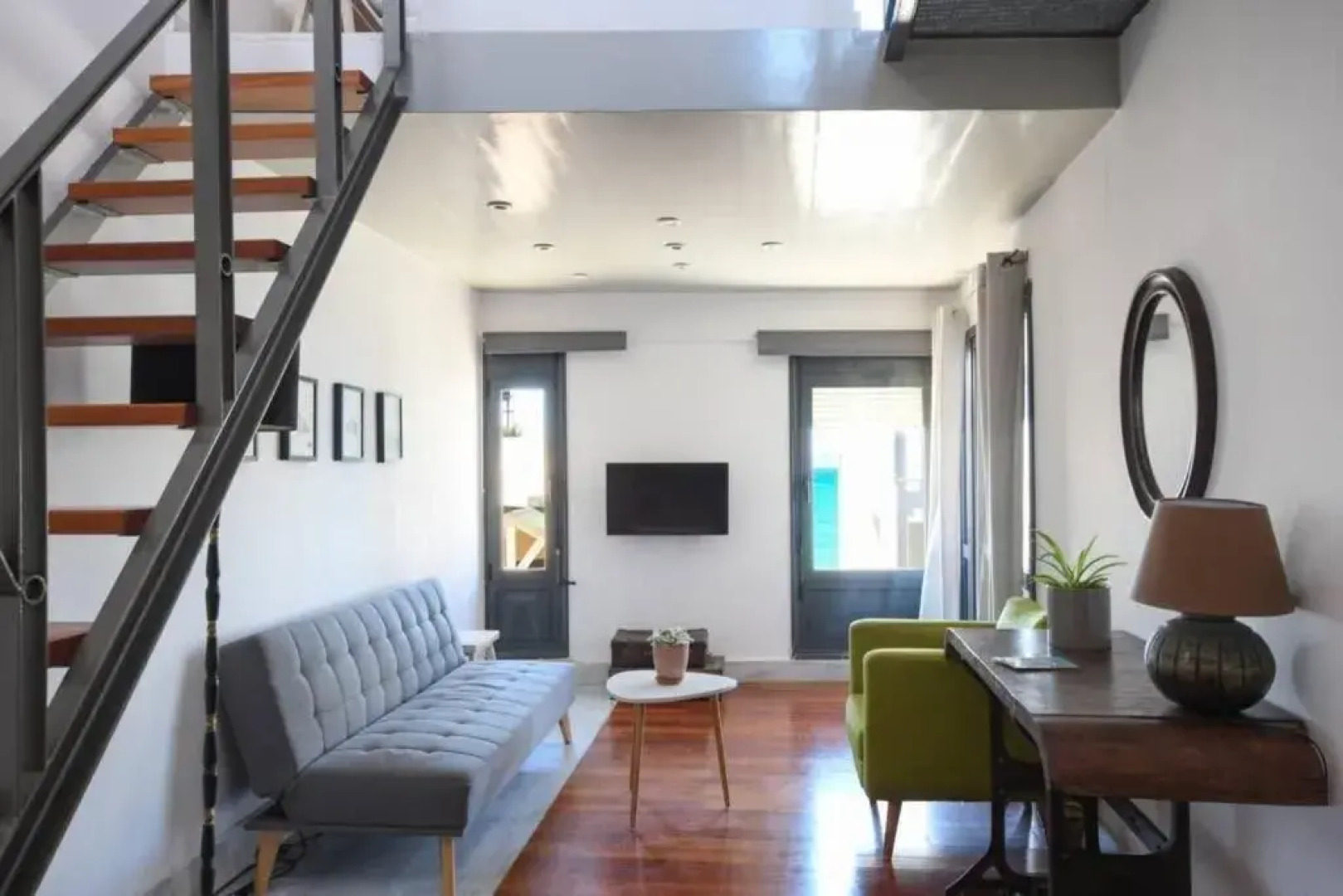 Sunshine Apt- Unique Holidays by the Sea