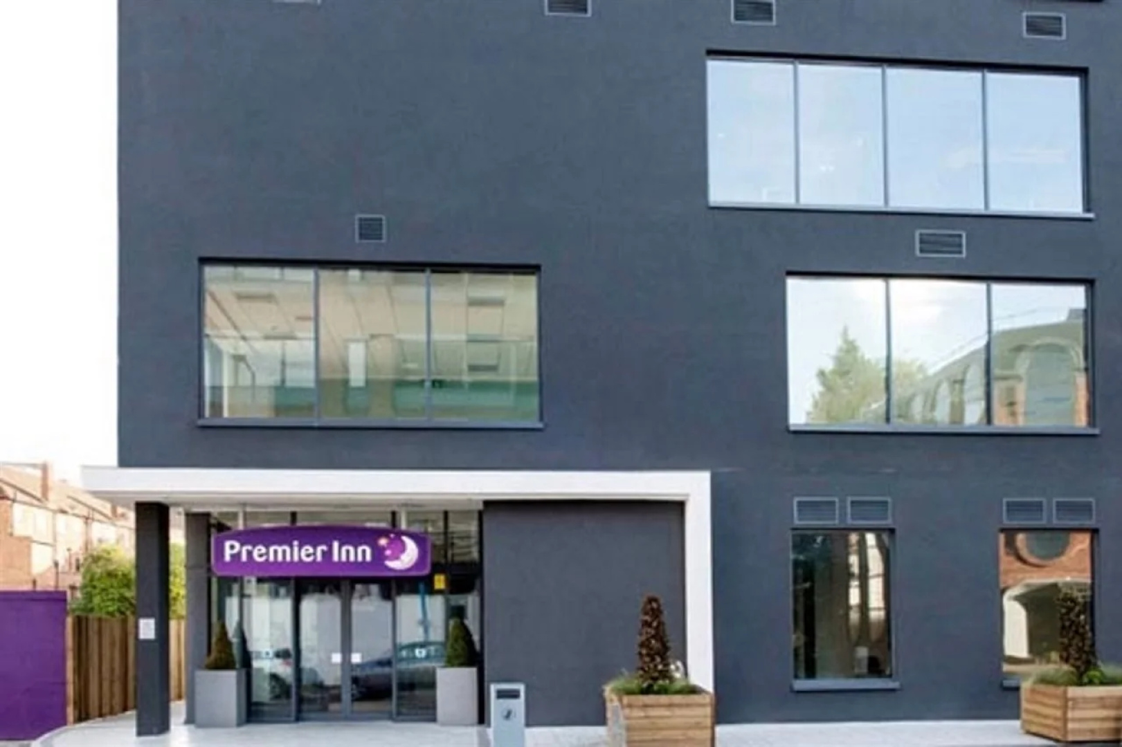 Premier Inn Woking Town Centre