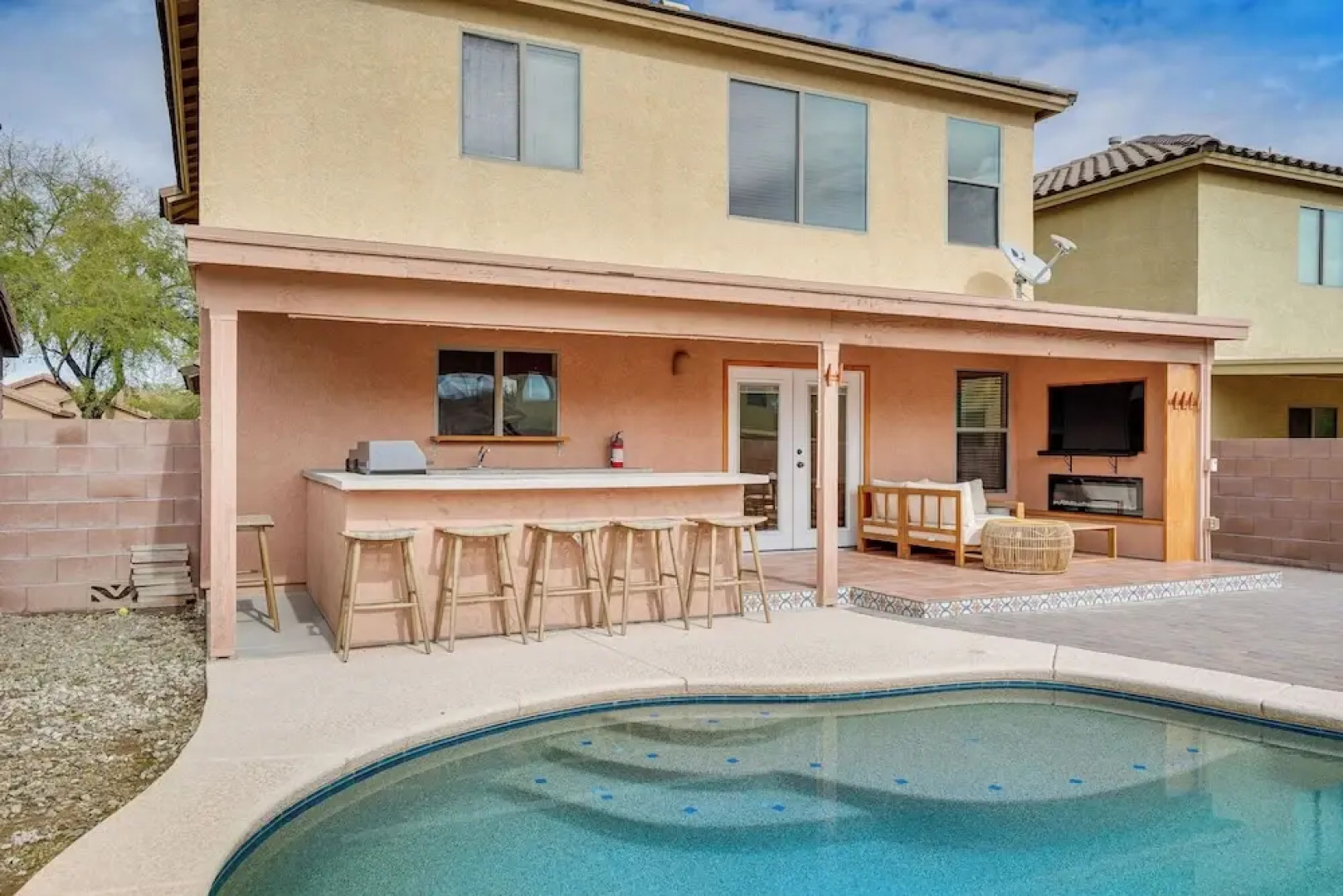 Gorgeous Green Valley Home: Patio & Private Pool!