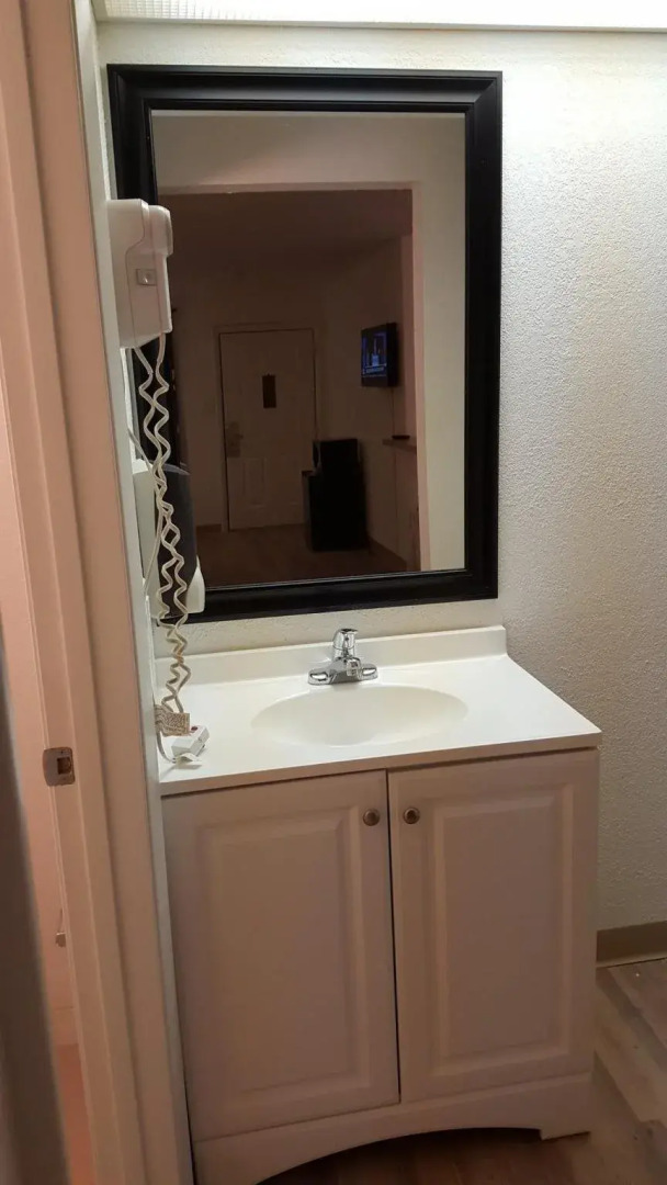 Tricove Inn & Suites